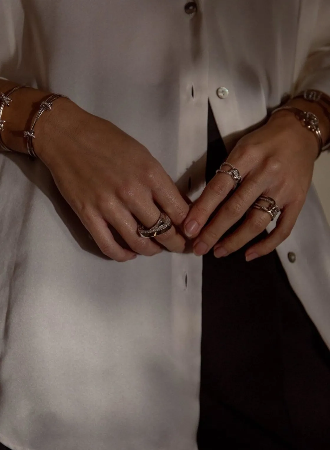 Anillos Circonitas | LINEARGENT Anillo circonitas diseño doble raíl anudado