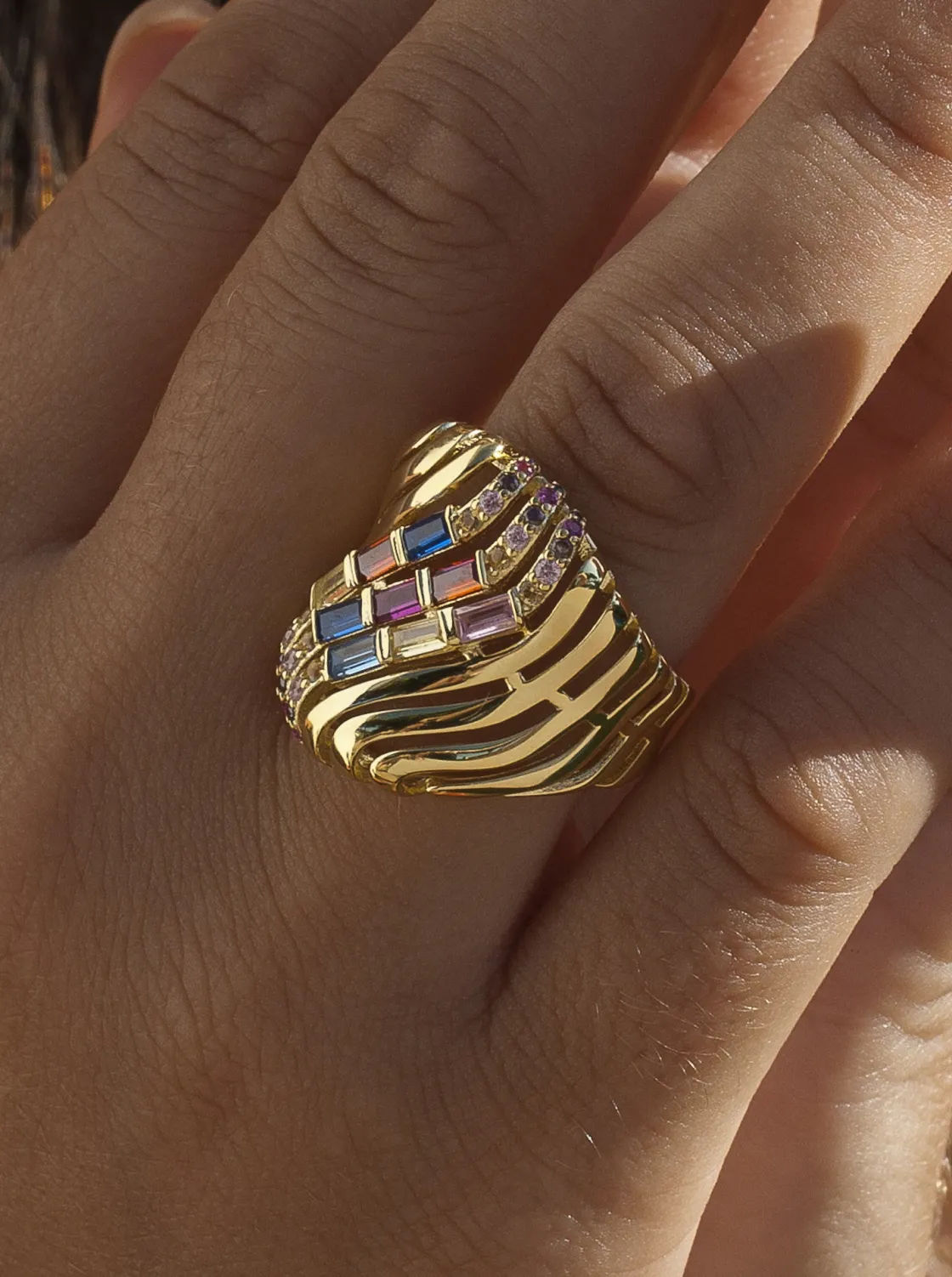 Anillos Con Piedras | LINEARGENT Anillo con piedras ancho efecto espiral