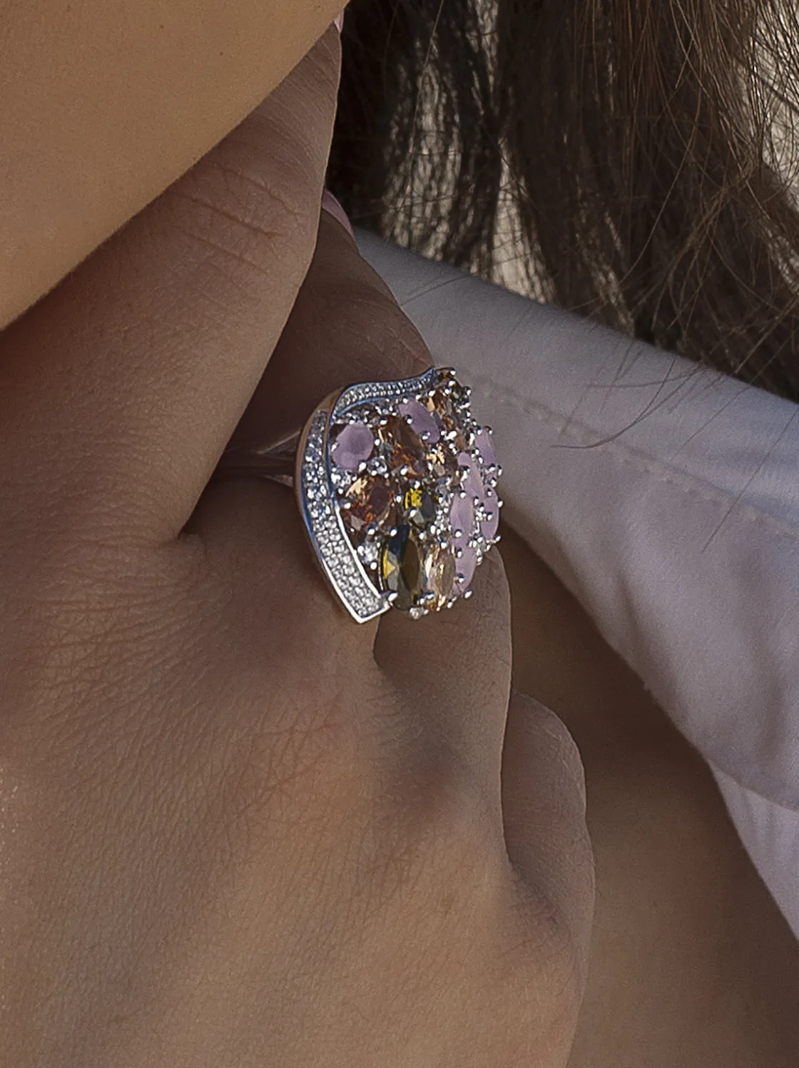 Anillos Especiales | Anillos Con Piedras | LINEARGENT Anillo con piedras diseño barroco con tonos romanticos