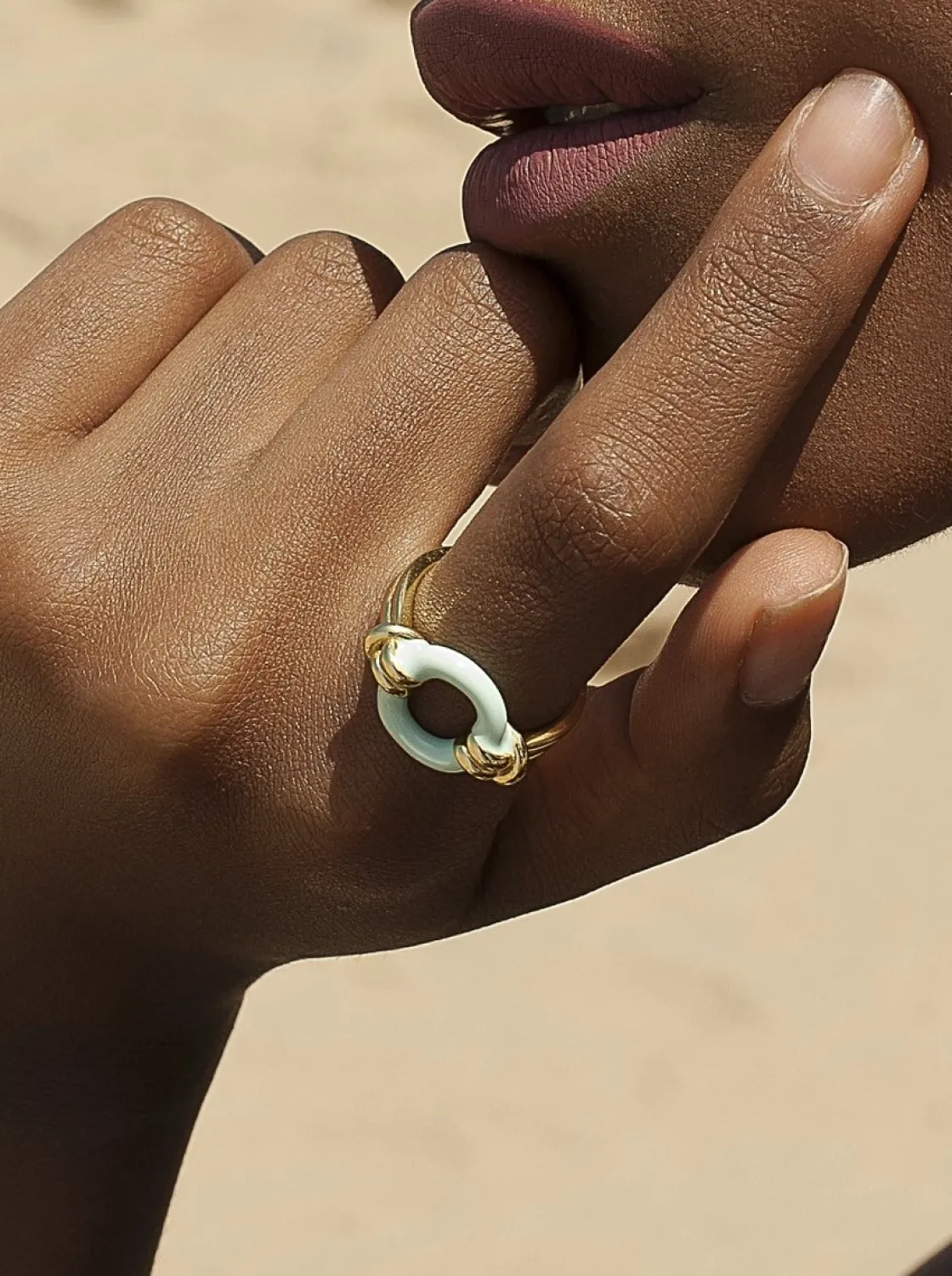 Anillos De Diseño | LINEARGENT Anillo esmalte diseño círculo azul bañado en oro