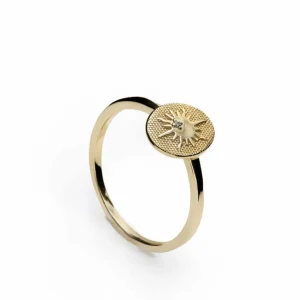 Anillos Dorados | Anillo Sello | LINEARGENT Anillo sello diseño de sol y detalle de circonita