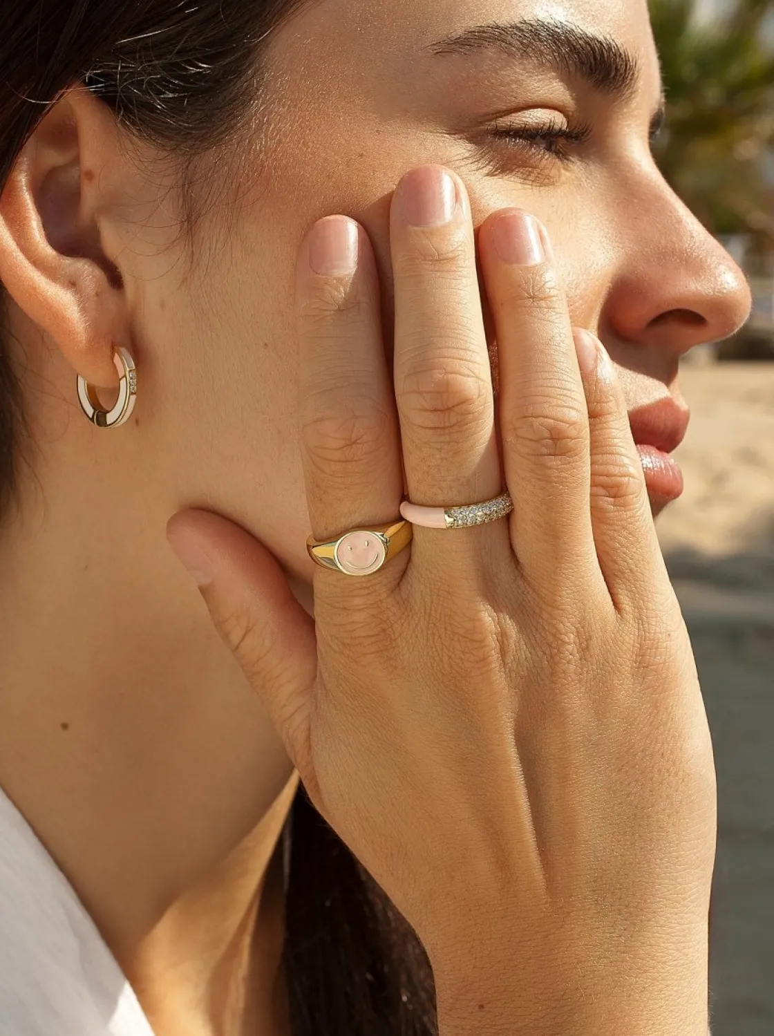 Anillos Dorados | Anillo Sello | LINEARGENT Anillo sello diseño smile con esmalte y baño de oro