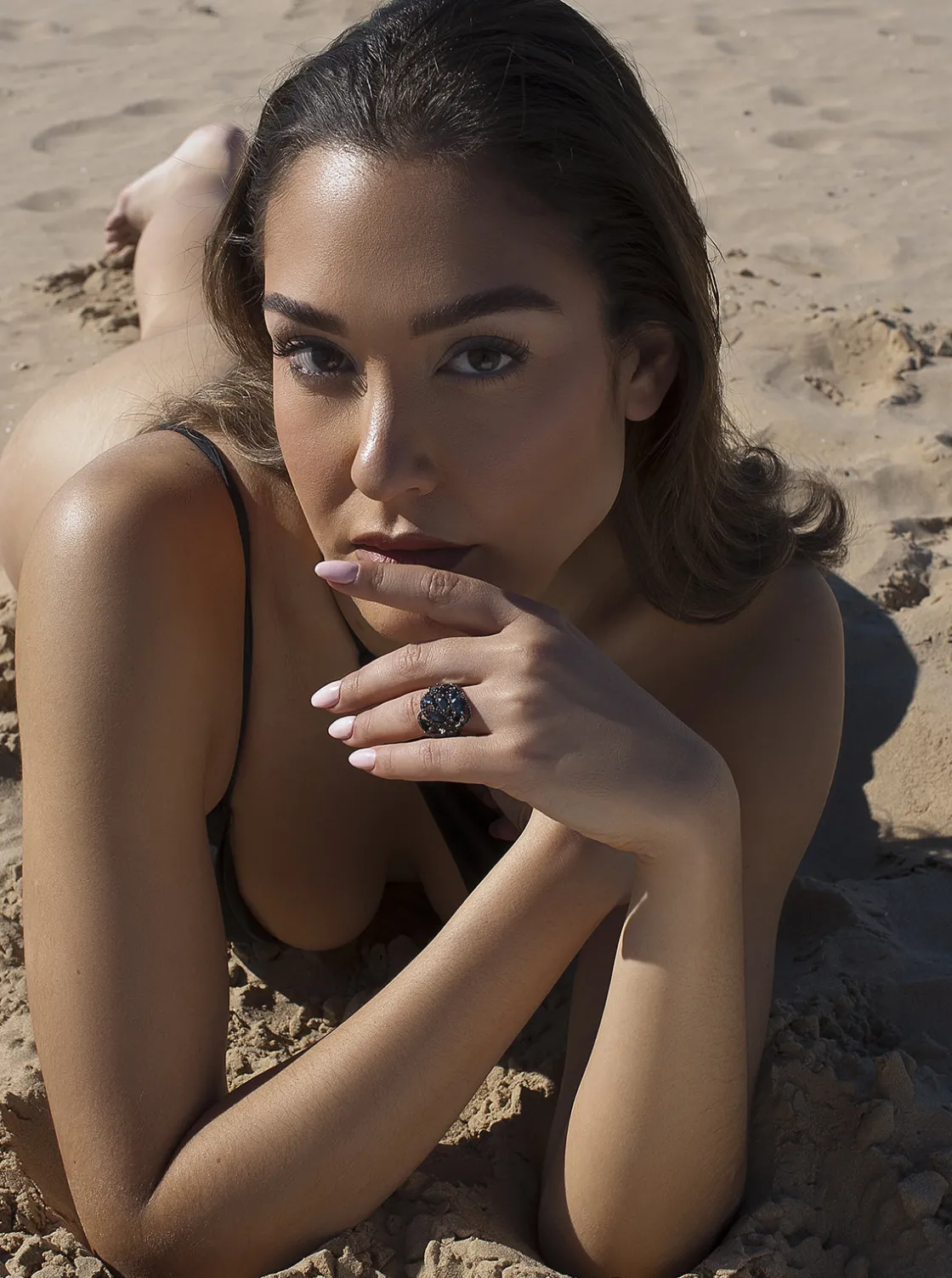 Anillos Con Piedras | Anillos Grandes | LINEARGENT Anillos anchos con circonitas negras y motivo floral