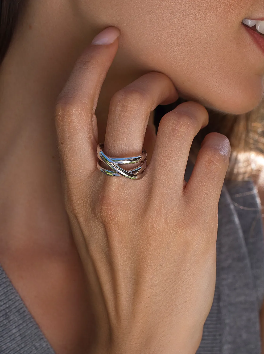 Anillos Anchos | Anillos Grandes | LINEARGENT Anillos anchos de plata lisa diseño raíles cruzados