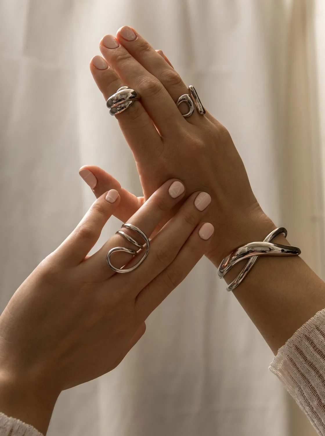 Anillos De Diseño | Anillos Anchos | LINEARGENT Anillos anchos diseño carriles envolventes y plata lisa