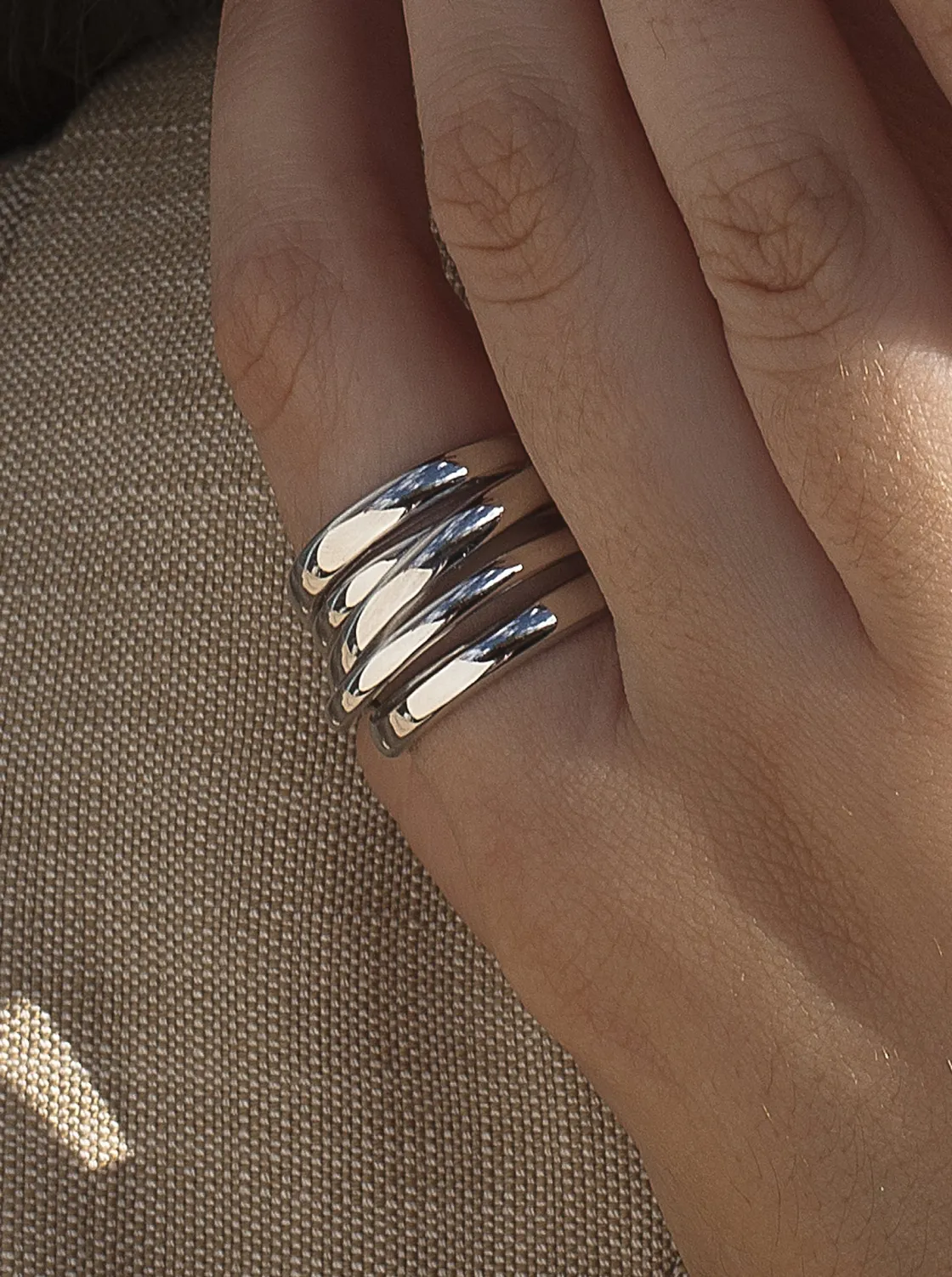 Anillos Anchos | Anillos Grandes | LINEARGENT Anillos anchos diseño cinco carriles en plata lisa
