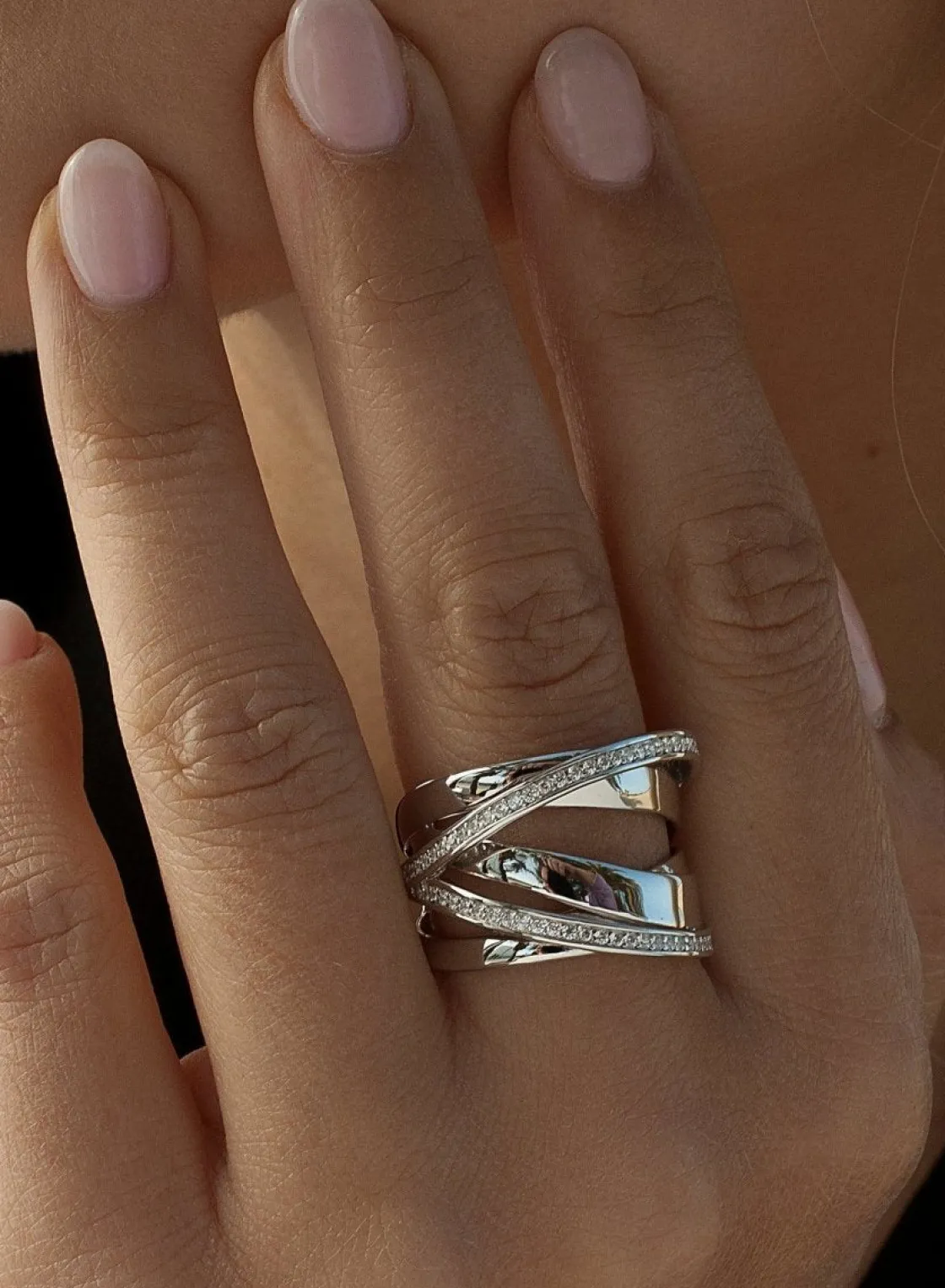 Anillos Anchos | Anillos Grandes | LINEARGENT Anillos anchos diseño de múltiples raíles con circonitas