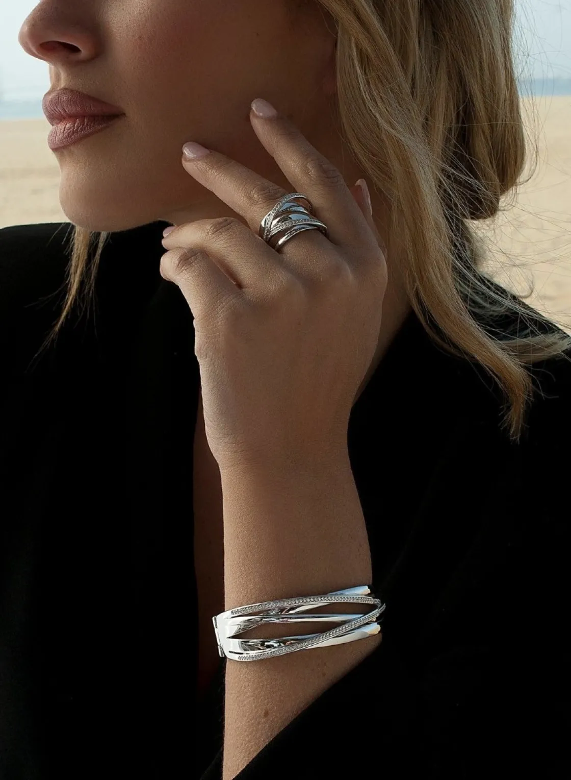 Anillos Anchos | Anillos Grandes | LINEARGENT Anillos anchos diseño de múltiples raíles con circonitas