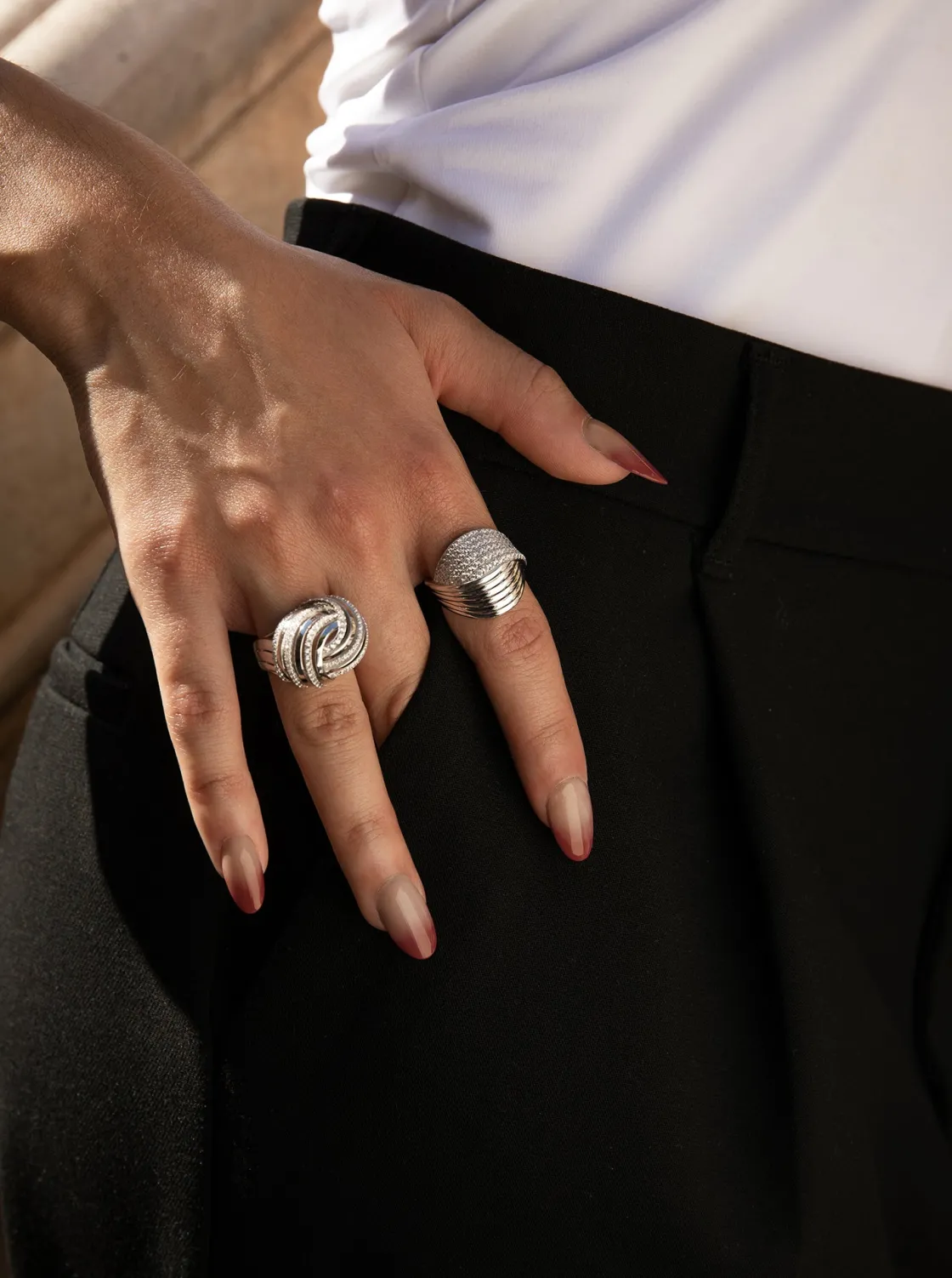 Anillos Especiales | Anillos Grandes | LINEARGENT Anillos anchos diseño raíles cruzados con circonitas