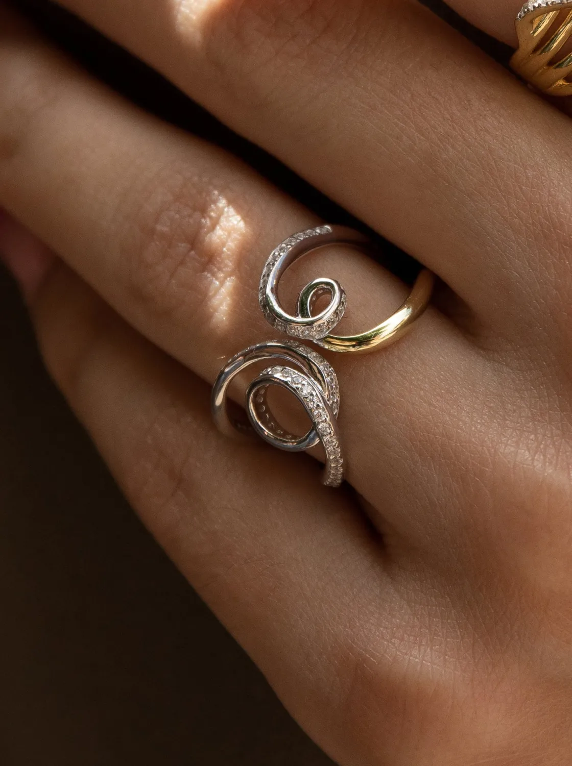 Anillos Bicolor | LINEARGENT Anillos bicolor de plata diseño tirabuzones con circonitas