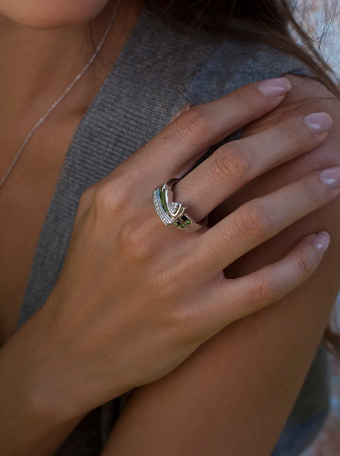 Anillos Circonitas | LINEARGENT Anillos circonitas de plata con raíl de nueve circonitas