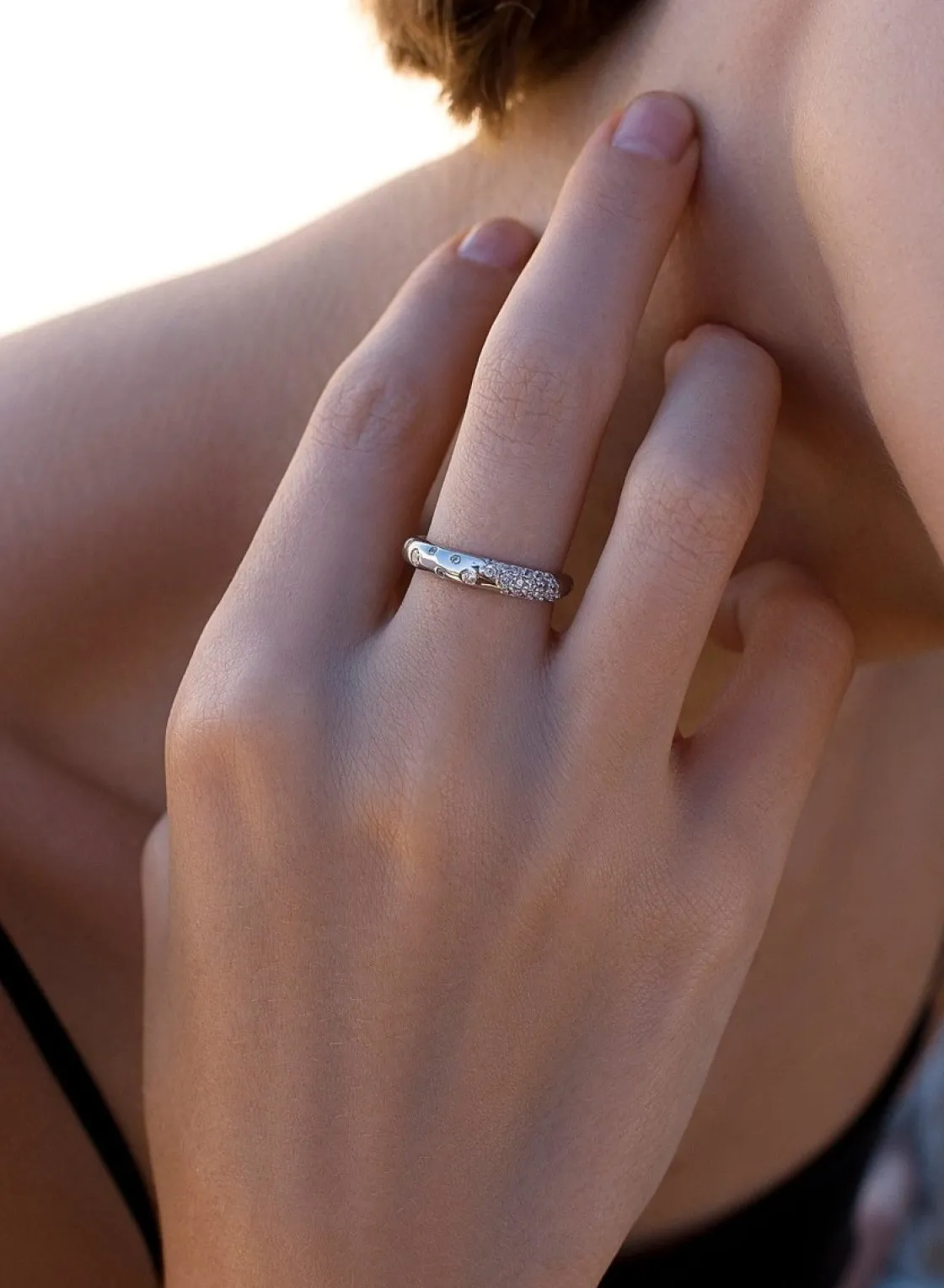 Anillos Pequeños | Anillos Circonitas | LINEARGENT Anillos circonitas diseño desigual circular