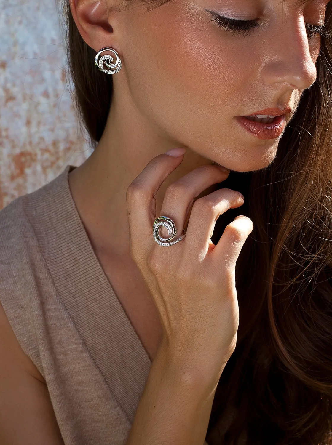Anillos De Diseño | LINEARGENT Anillos con circonitas de plata con diseño estilo caracol