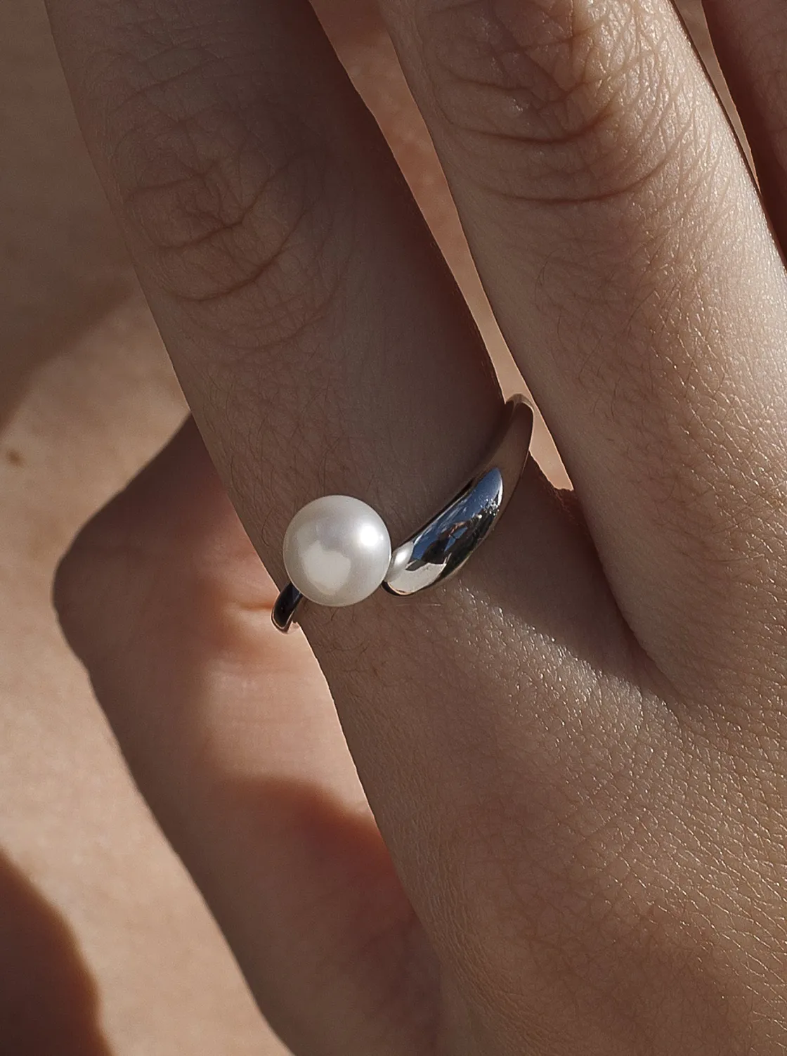Anillos Con Perlas | LINEARGENT Anillos con perlas de plata diseño abierto con perla