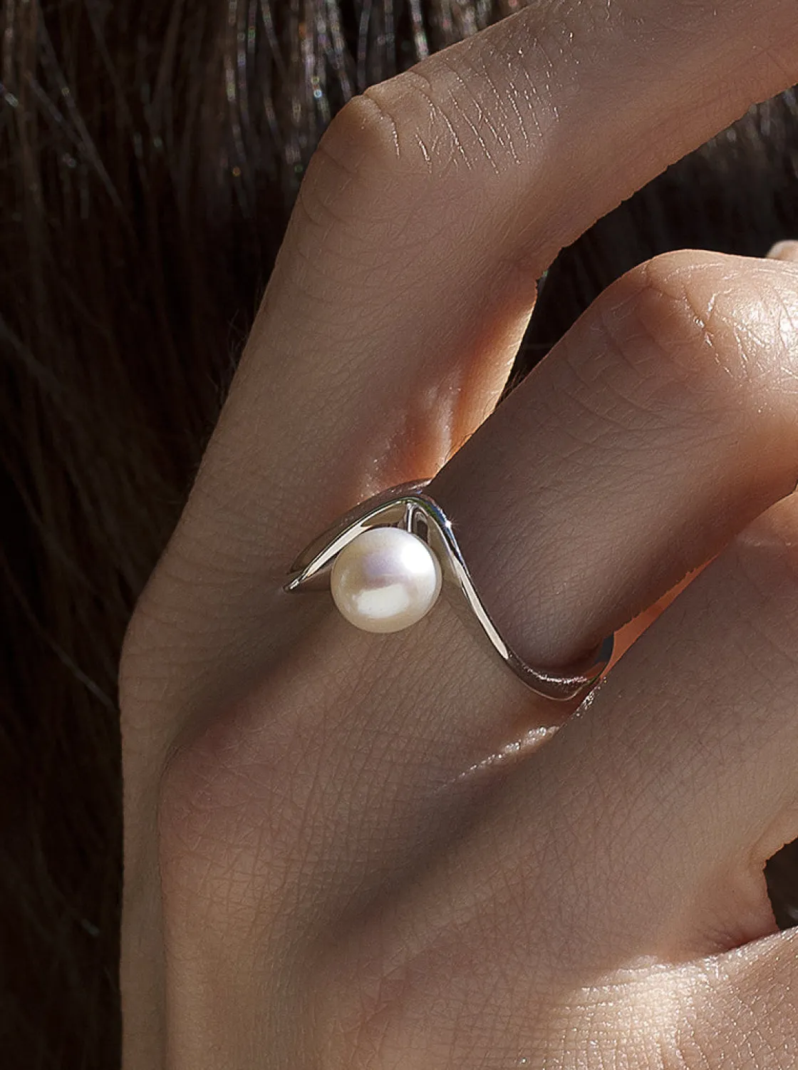 Anillos De Diseño | Anillos Con Perlas | LINEARGENT Anillos con perlas de plata diseño ondulado