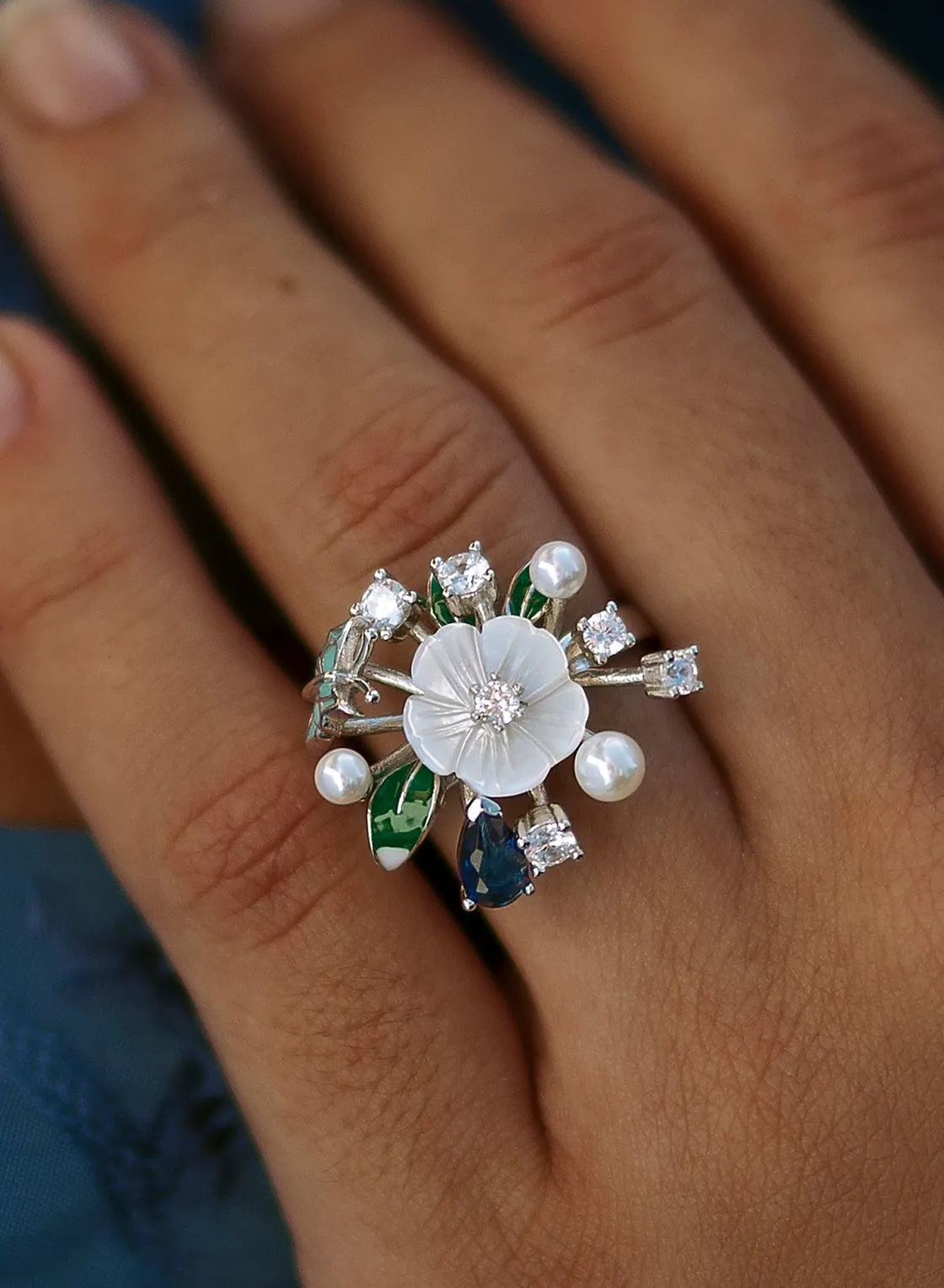 Anillos Con Piedras | Anillos Con Perlas | LINEARGENT Anillos con perlas de plata diseño primaveral azul