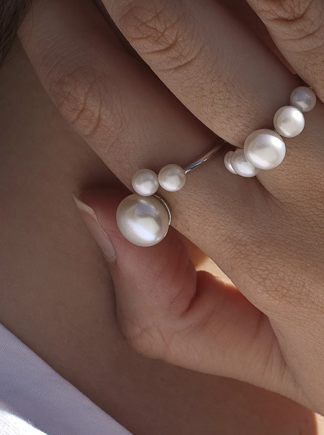 Anillos Pequeños | Anillos Con Perlas | LINEARGENT Anillos con perlas de plata diseño triple perla abierto