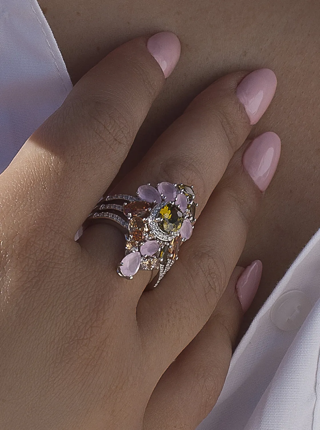 Anillos Con Piedras | Anillos Grandes | LINEARGENT Anillos con piedras diseño barroco en tonos suaves