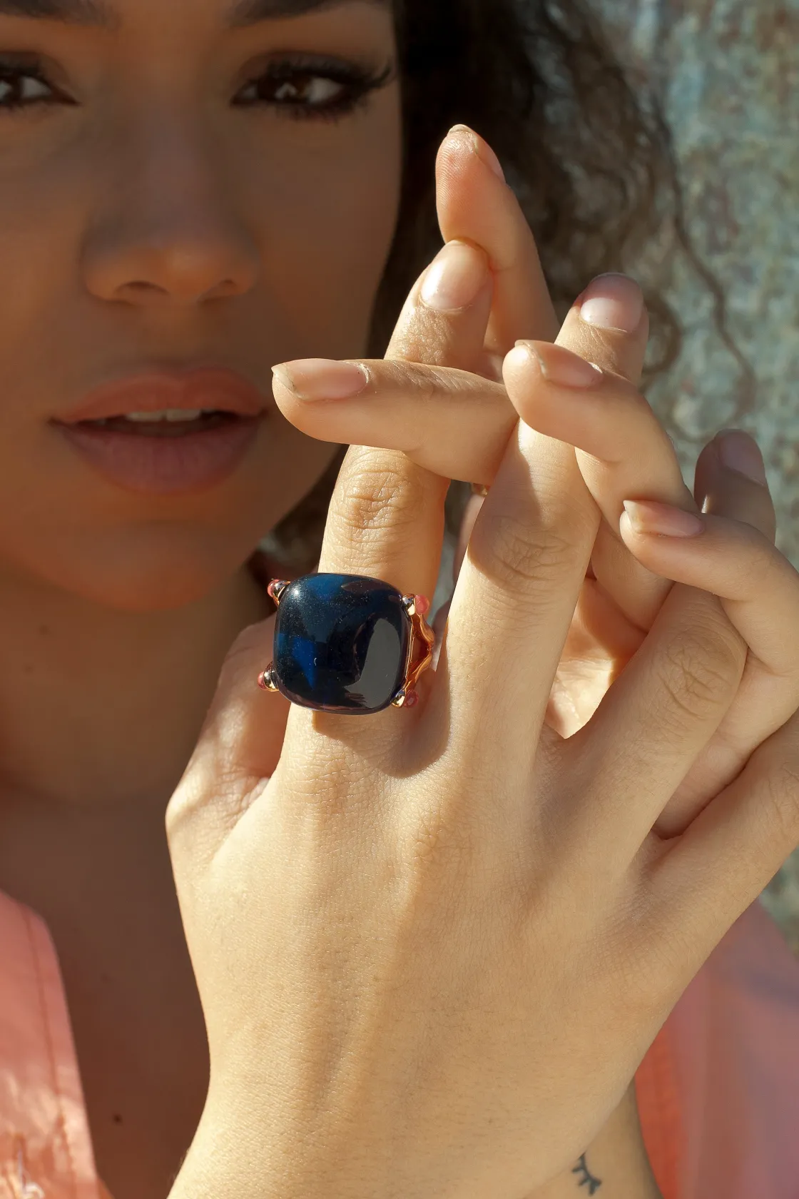 Anillos Con Piedras | Anillos Grandes | LINEARGENT Anillos con piedras diseño cabouchón tono azul