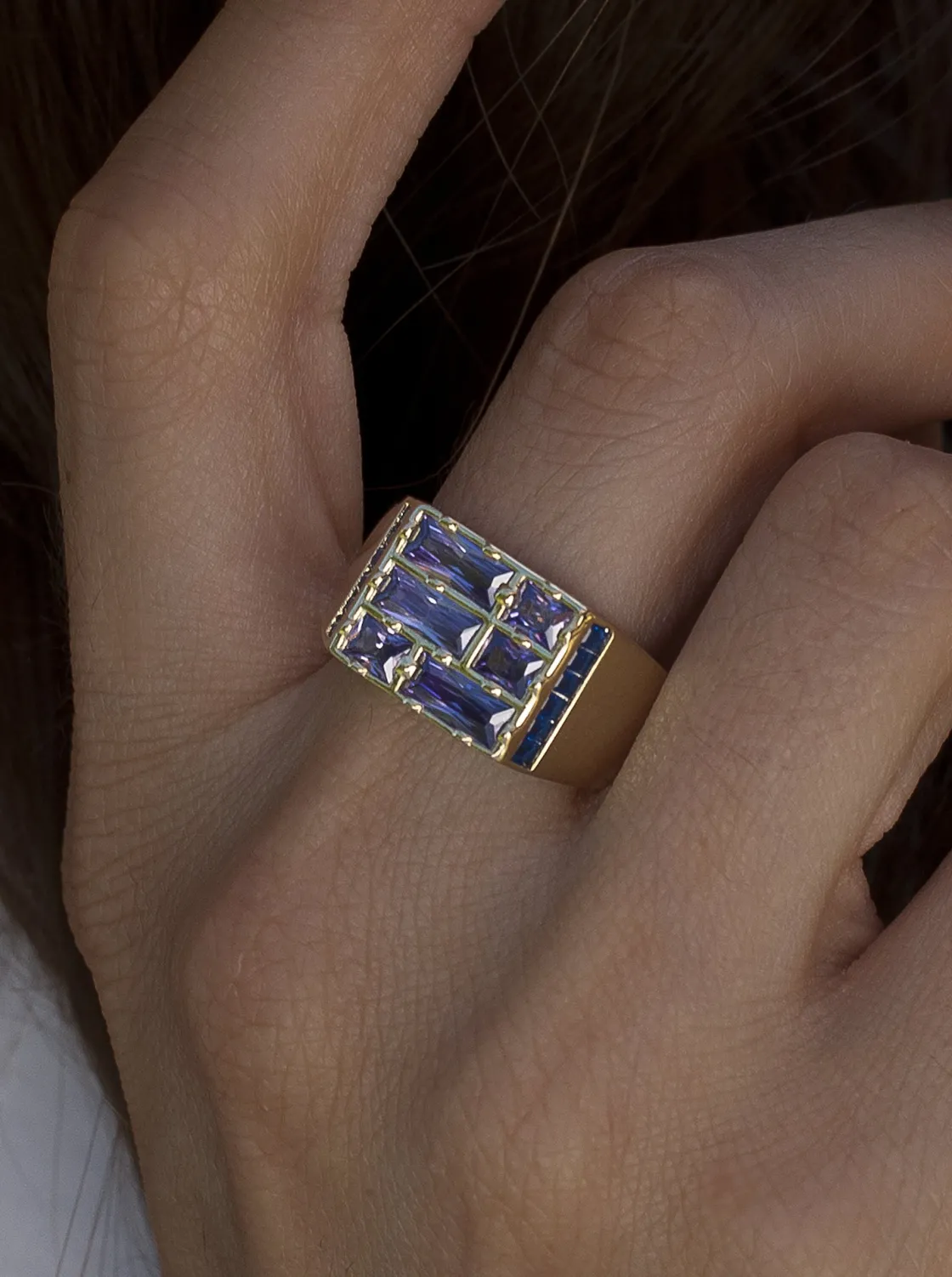 Anillos Dorados | Anillos Con Piedras | LINEARGENT Anillos con piedras en tono amatista y zafiro