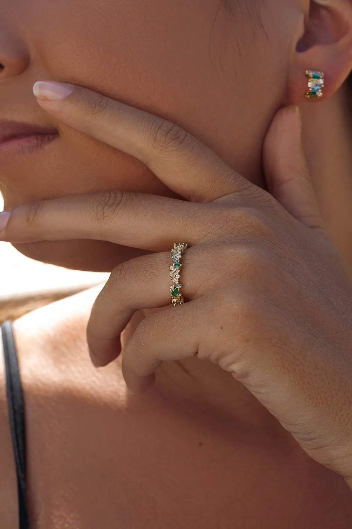 Anillos Dorados | Anillos Pequeños | LINEARGENT Anillos con piedras en tono verde y azul talla esmeralda