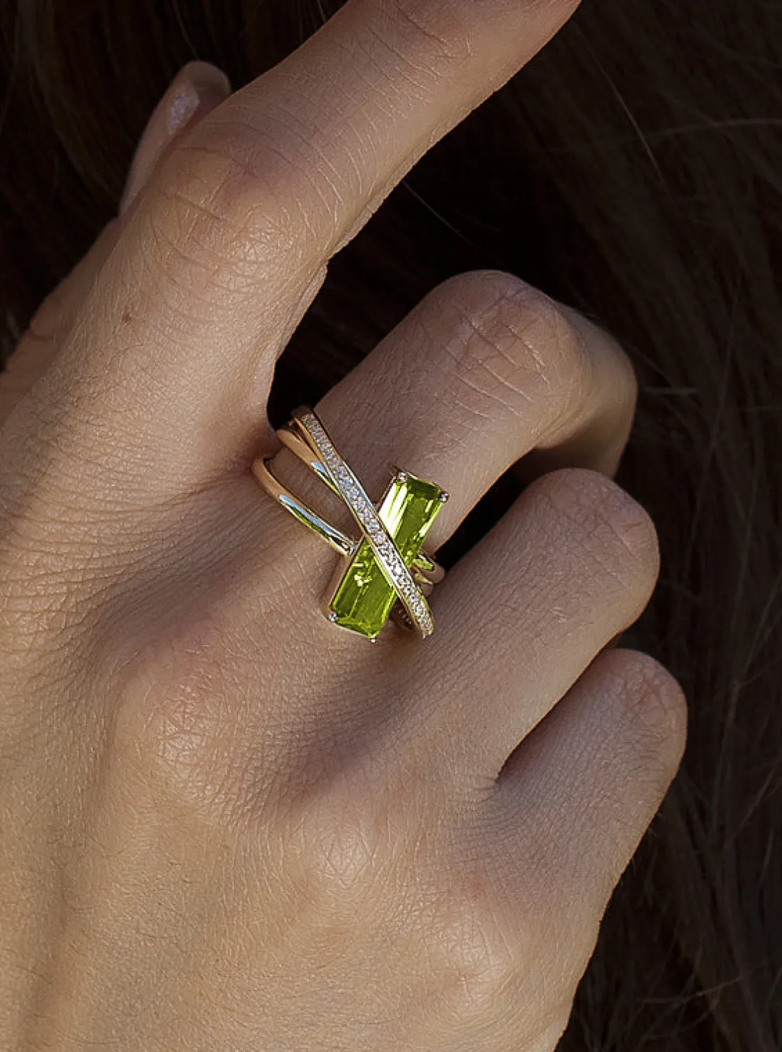 Anillos Dorados | Anillos De Diseño | LINEARGENT Anillos con piedras talla esmerlada tono pistacho