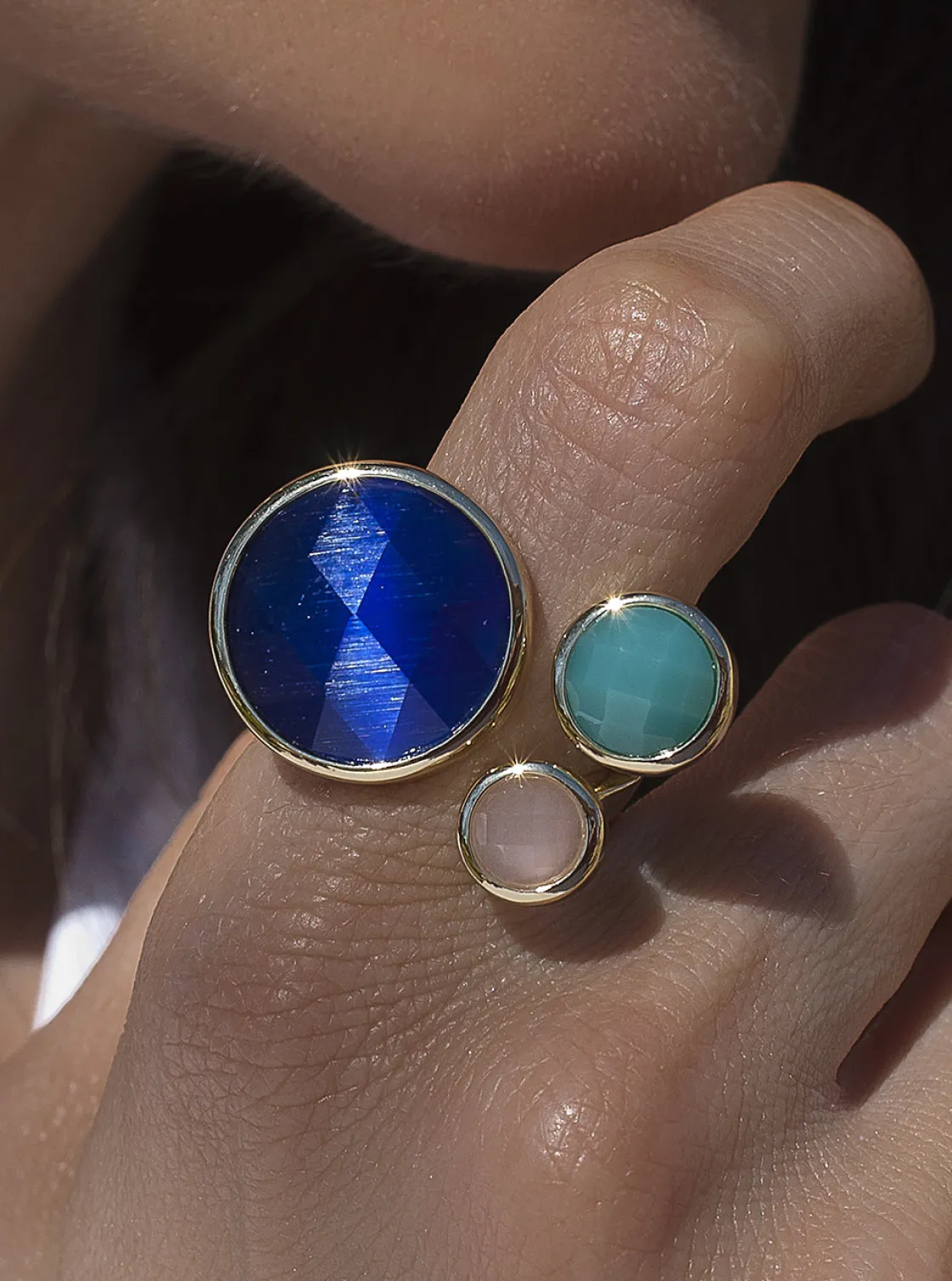 Anillos Especiales | Anillos Dorados | LINEARGENT Anillos con piedras talla redonda con lapislazuli