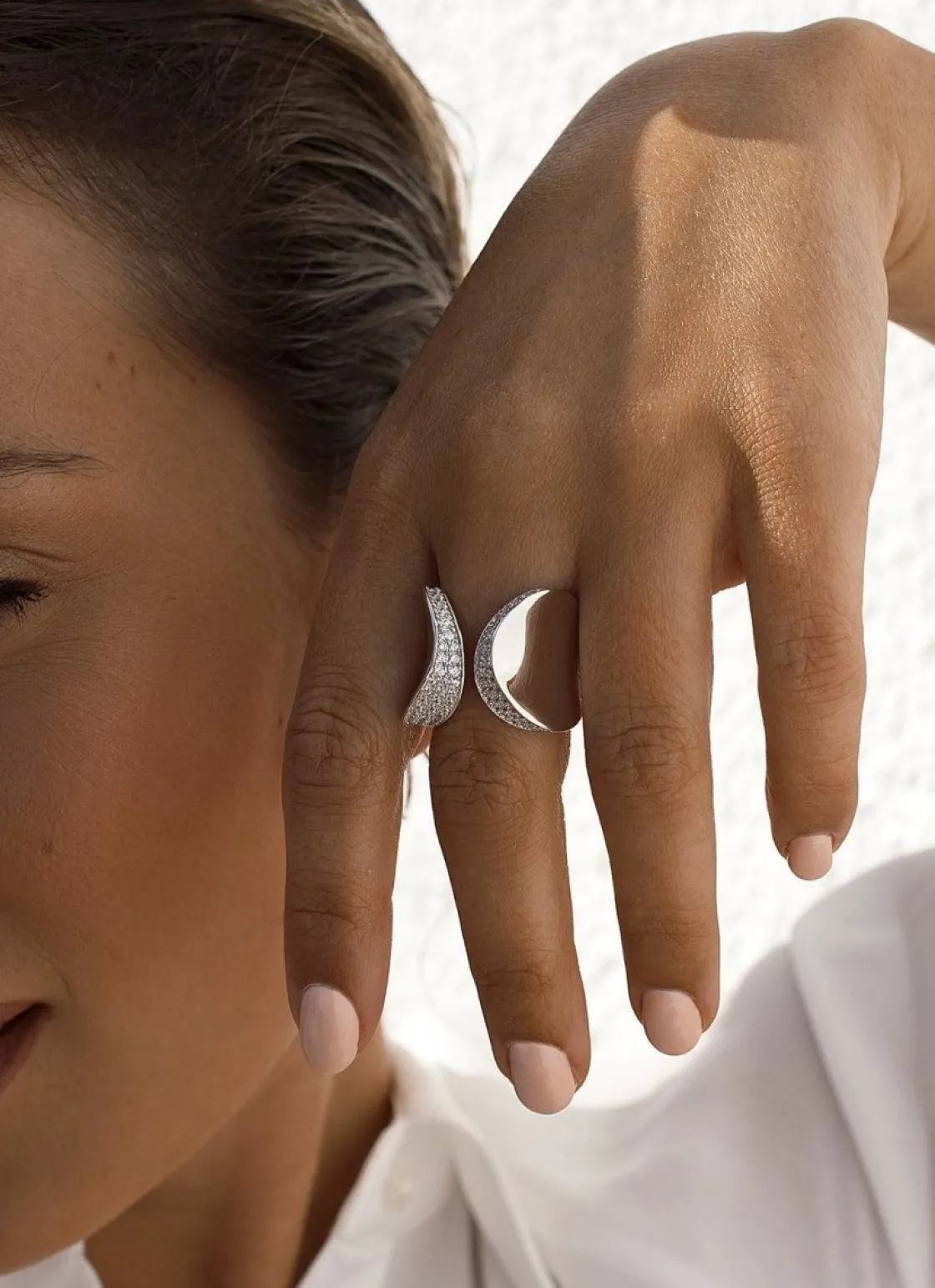 Anillos De Diseño | Anillos Anchos | LINEARGENT Anillos de diseño abierto formado por circonitas laterales