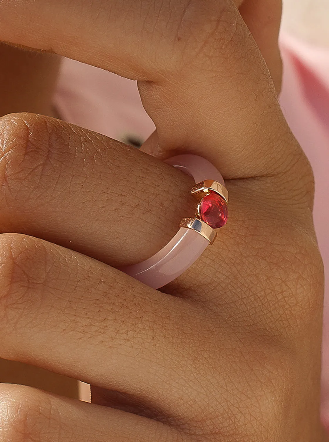 Anillos De Diseño | LINEARGENT Anillos de diseño con detalle central de gema fucsia