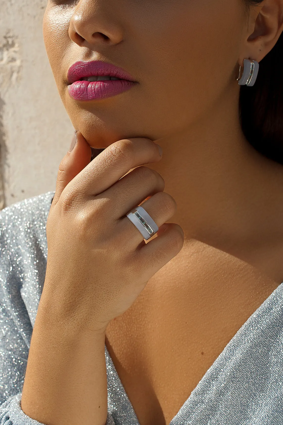 Anillos De Diseño | Anillos Grandes | LINEARGENT Anillos de diseño con resina y gemas lilas