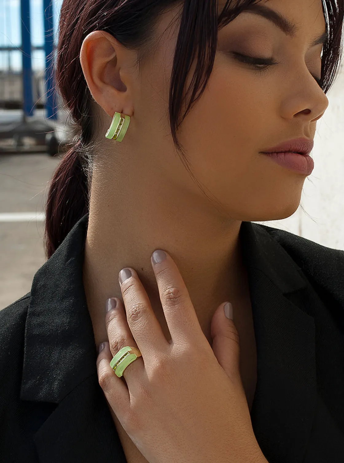Anillos De Diseño | Anillos Grandes | LINEARGENT Anillos de diseño con resina y gemas verdes