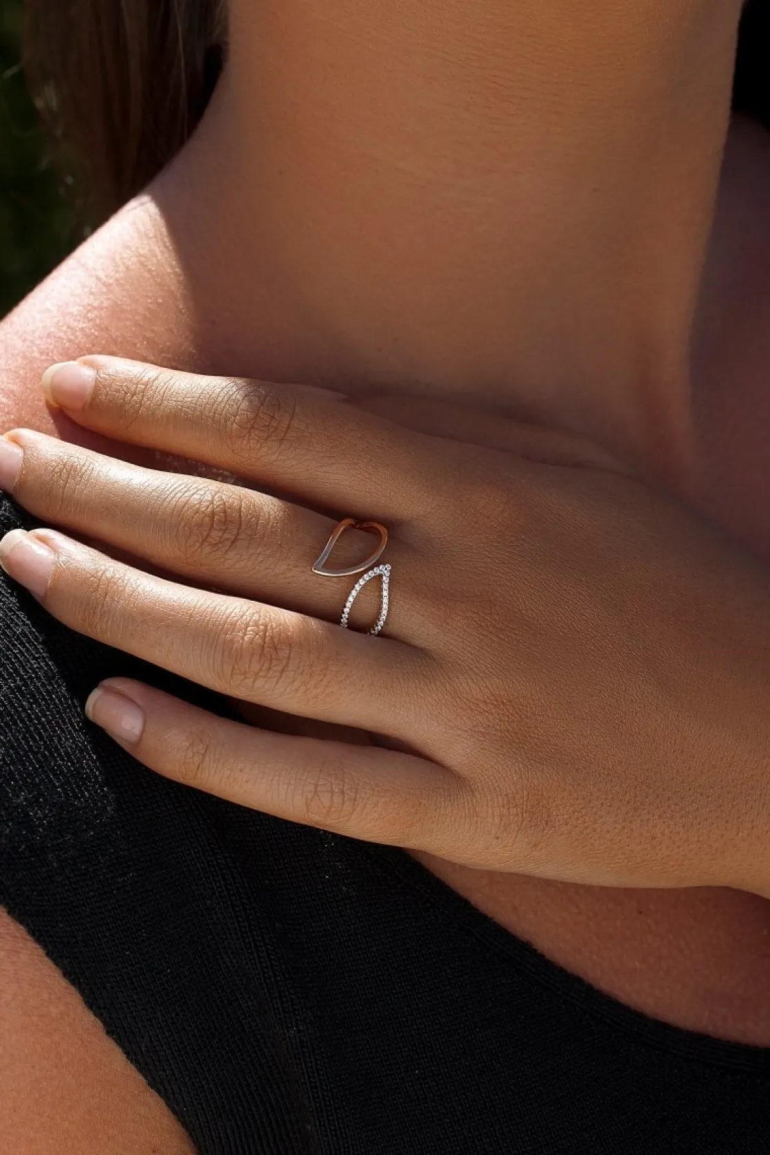 Anillos Bicolor | LINEARGENT Anillos de diseño hoja efecto espejo con circonitas