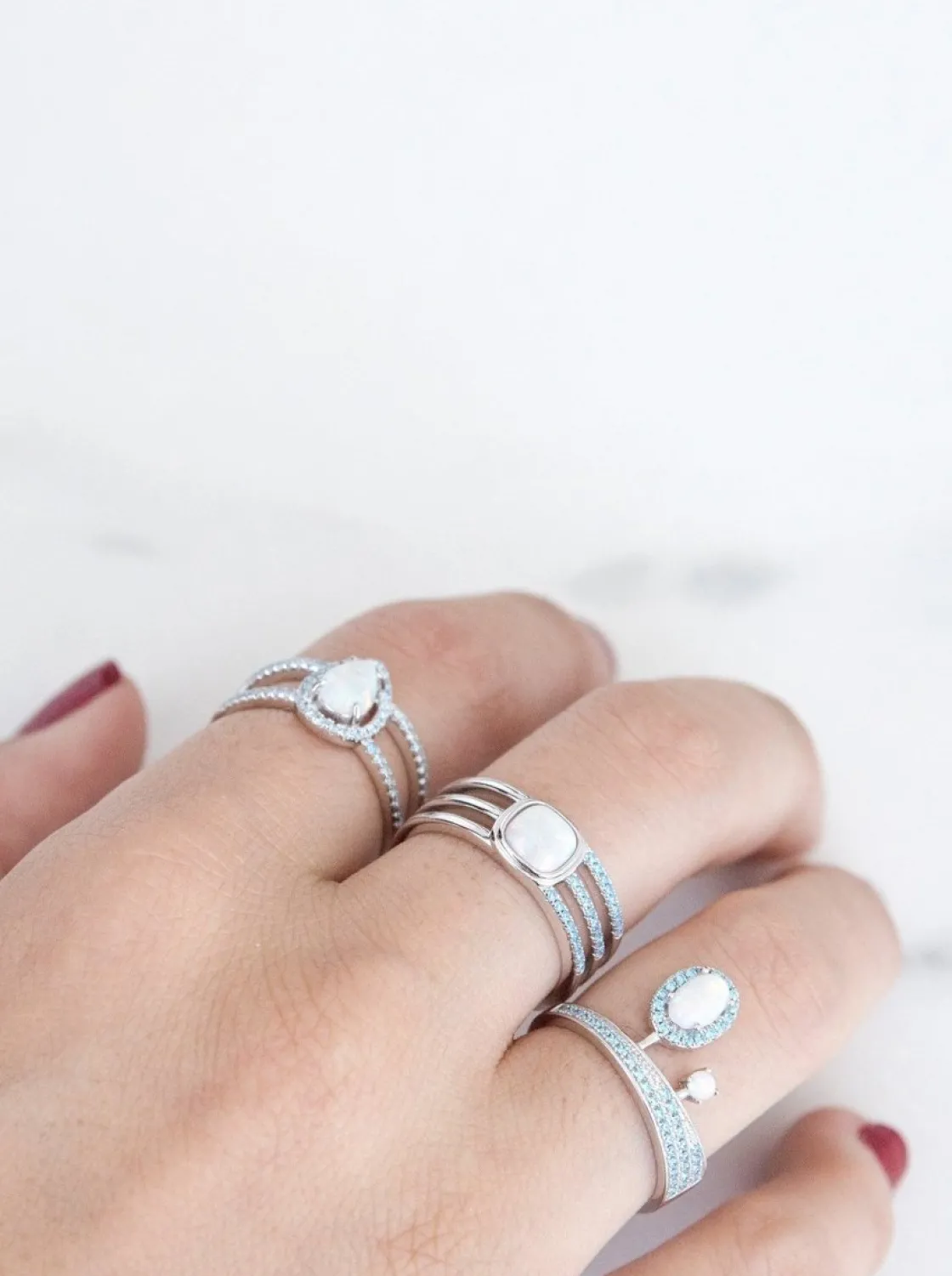 Anillos Con Piedras | LINEARGENT Anillos de diseño irregular con gemas y circonitas azules