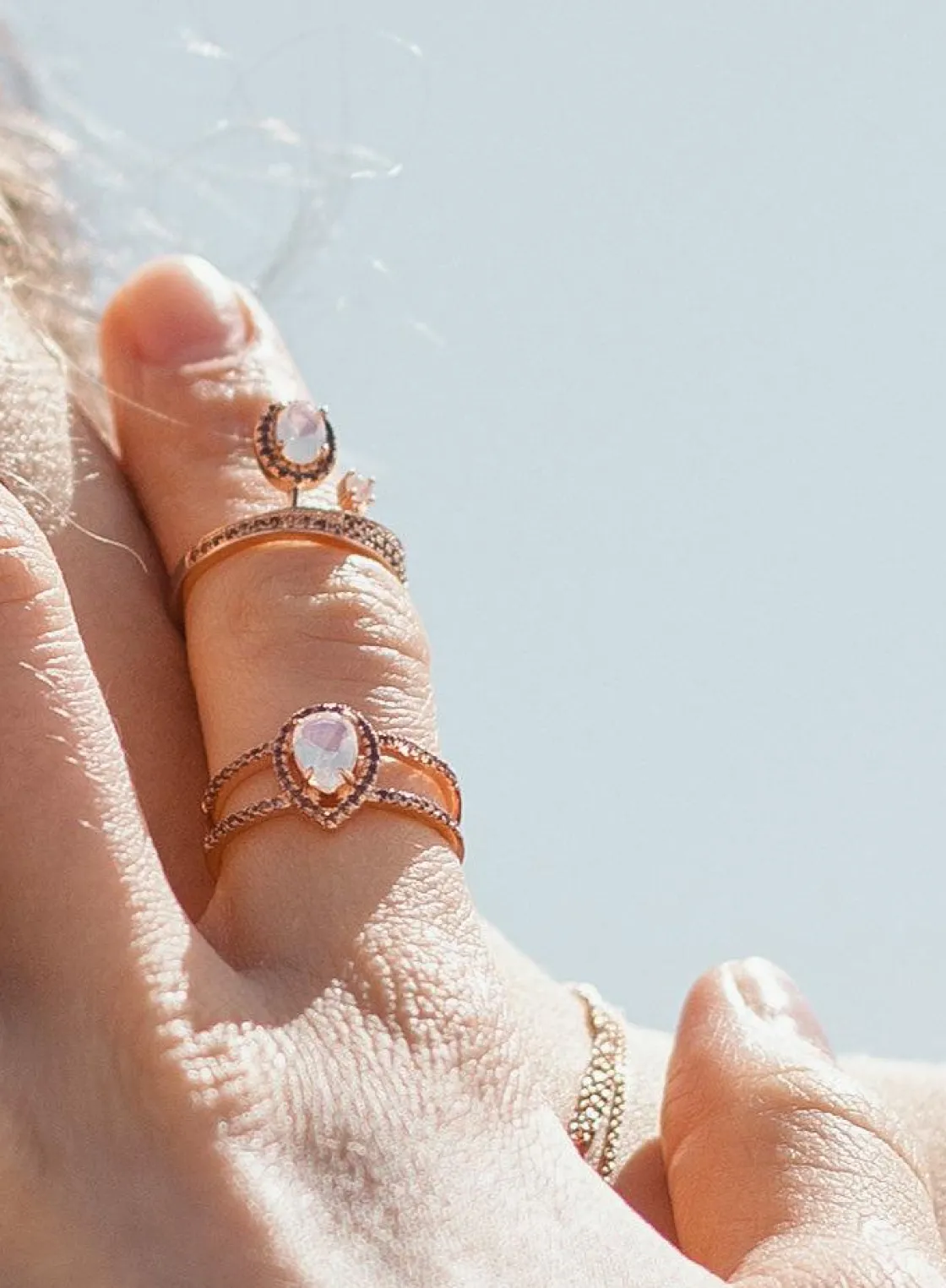 Anillos Con Piedras | LINEARGENT Anillos de diseño irregular con gemas y circonitas negras