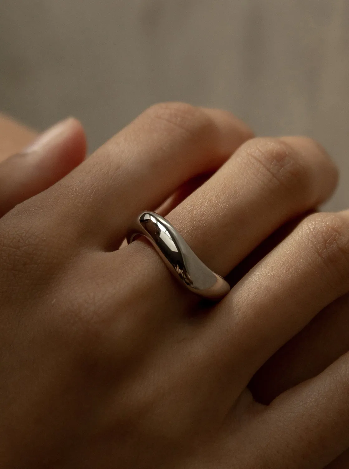 Anillos De Diseño | LINEARGENT Anillos de diseño irregular en plata lisa