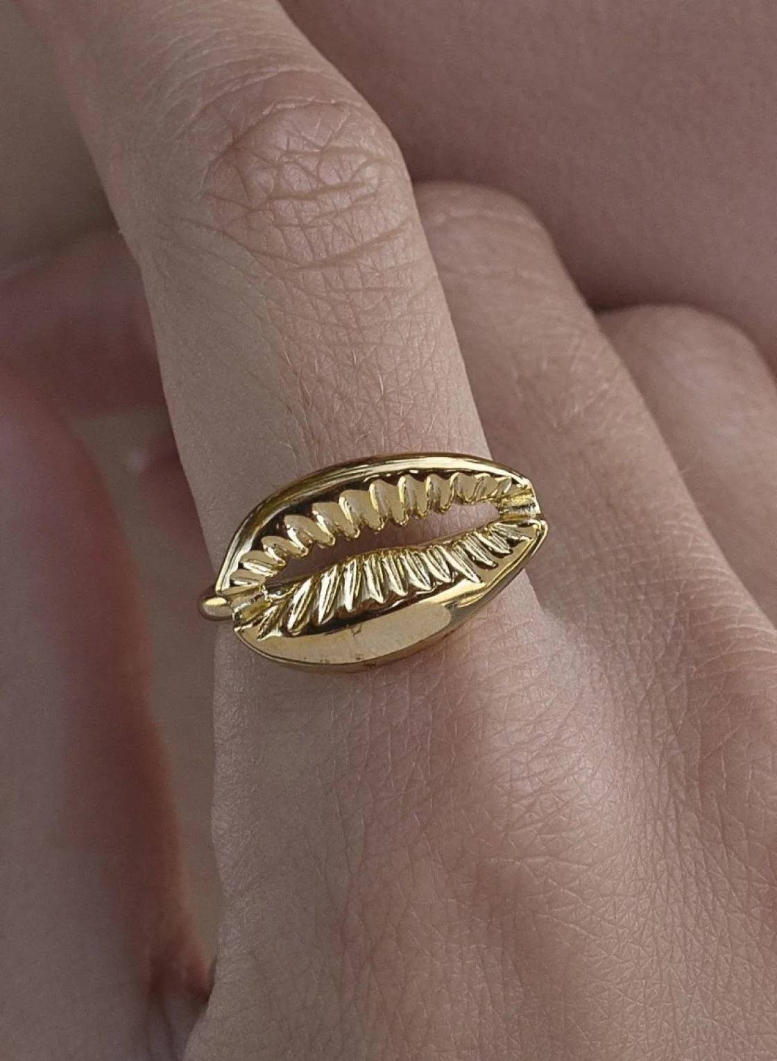Anillos De Diseño | LINEARGENT Anillos de diseño motivo de concha bañado en oro