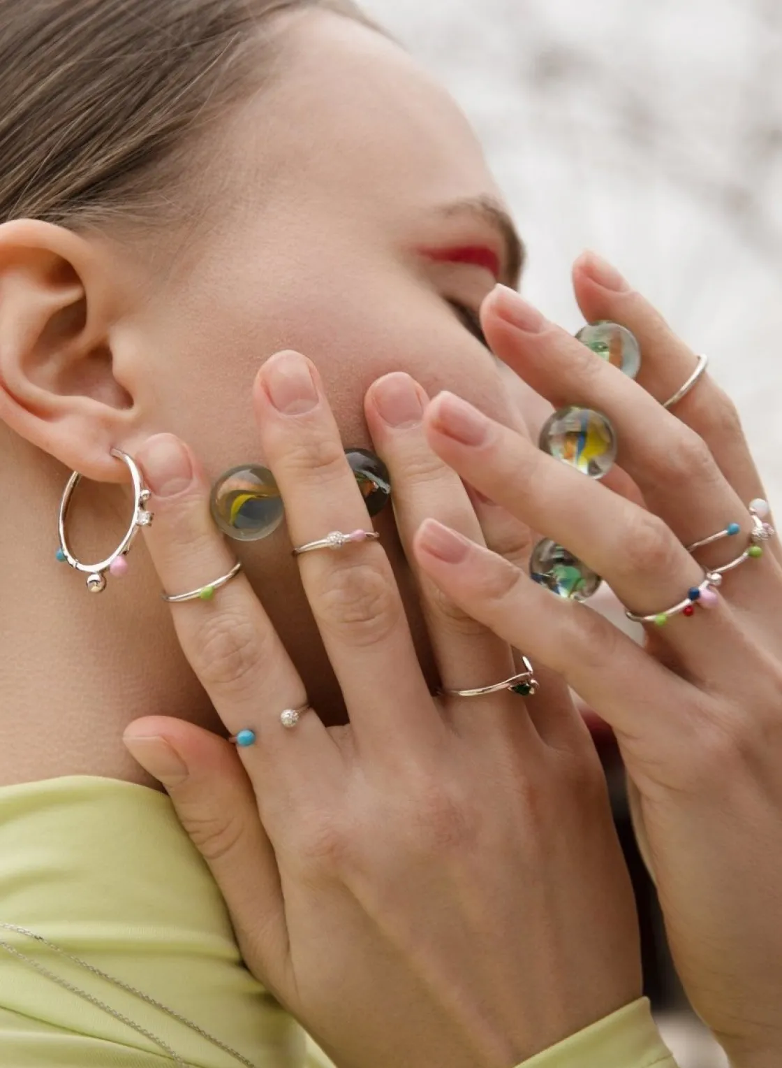 Anillos Pequeños | Anillos De Diseño | LINEARGENT Anillos de diseño multiples railes con esmalte y circonita