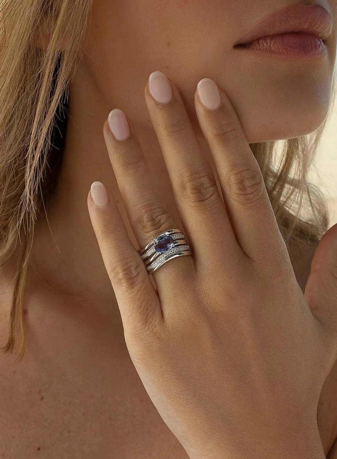 Anillos Con Piedras | LINEARGENT Anillos diseño de ondas con gema central y circonitas