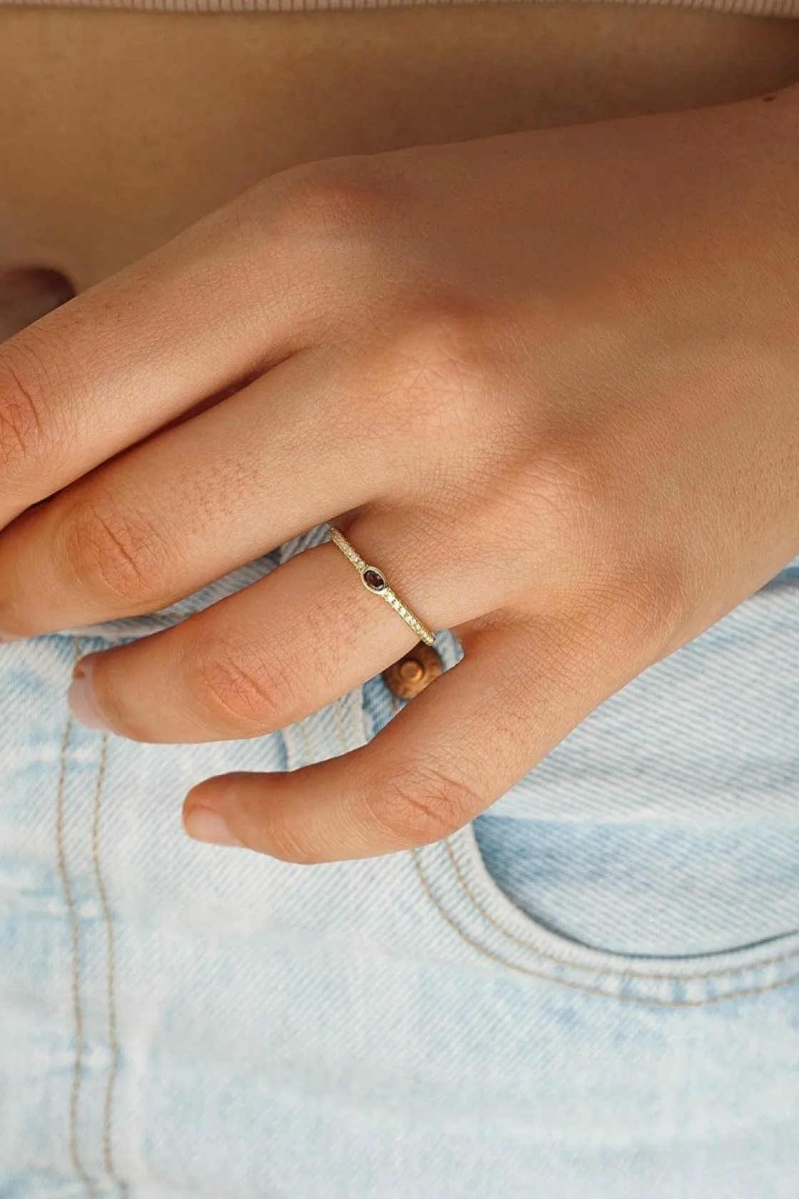 Anillos Dorados | Anillos Pequeños | LINEARGENT Anillos finos de plata con circonita talla redonda lila