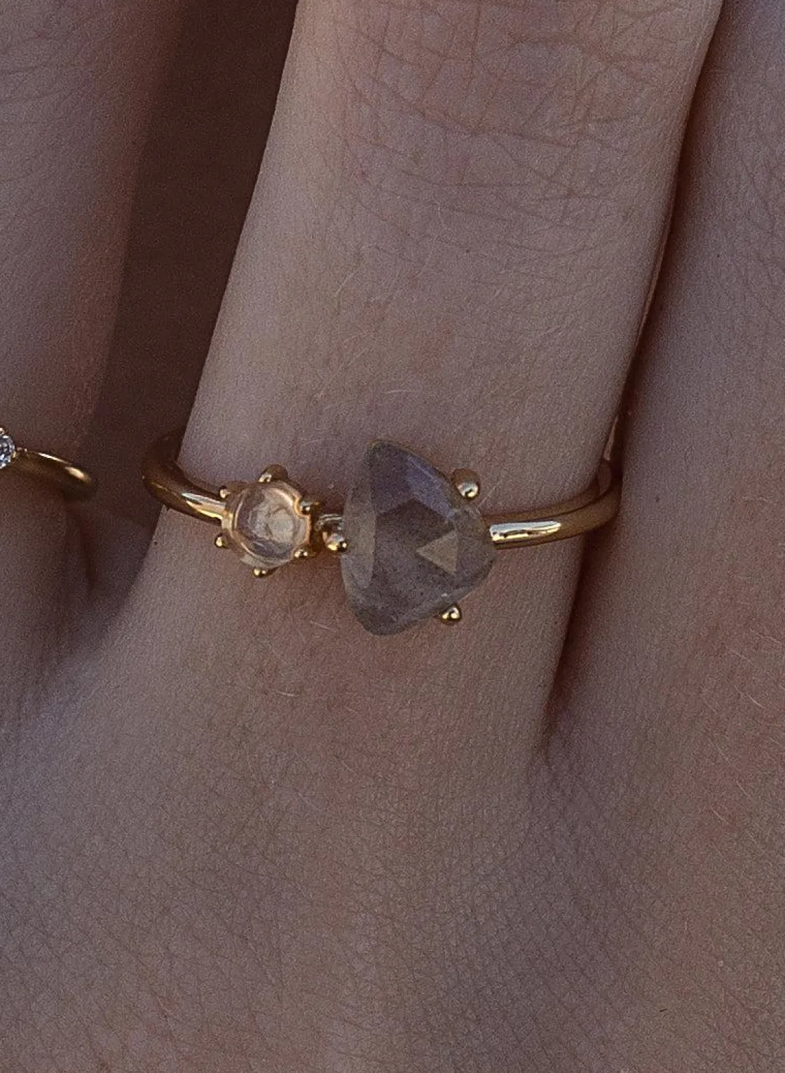 Anillos Pequeños | Anillos Finos | LINEARGENT Anillos finos de plata diseño doble piedra