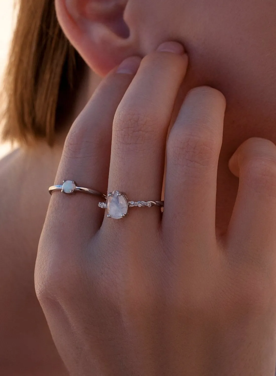 Anillos Pequeños | Anillos Finos | LINEARGENT Anillos finos diseño cuarzo adamantino y circonitas