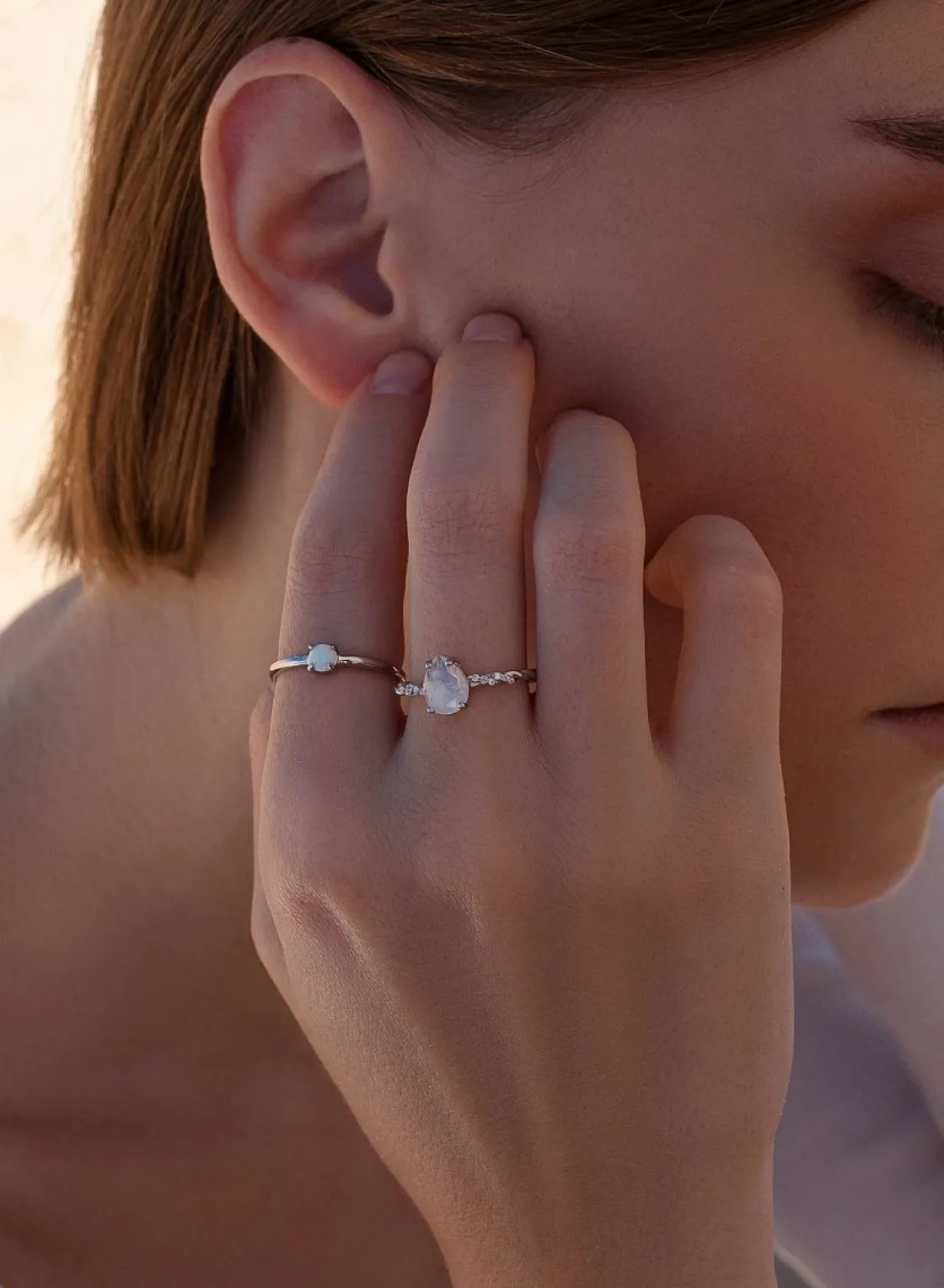 Anillos Pequeños | Anillos Finos | LINEARGENT Anillos finos diseño cuarzo adamantino y circonitas