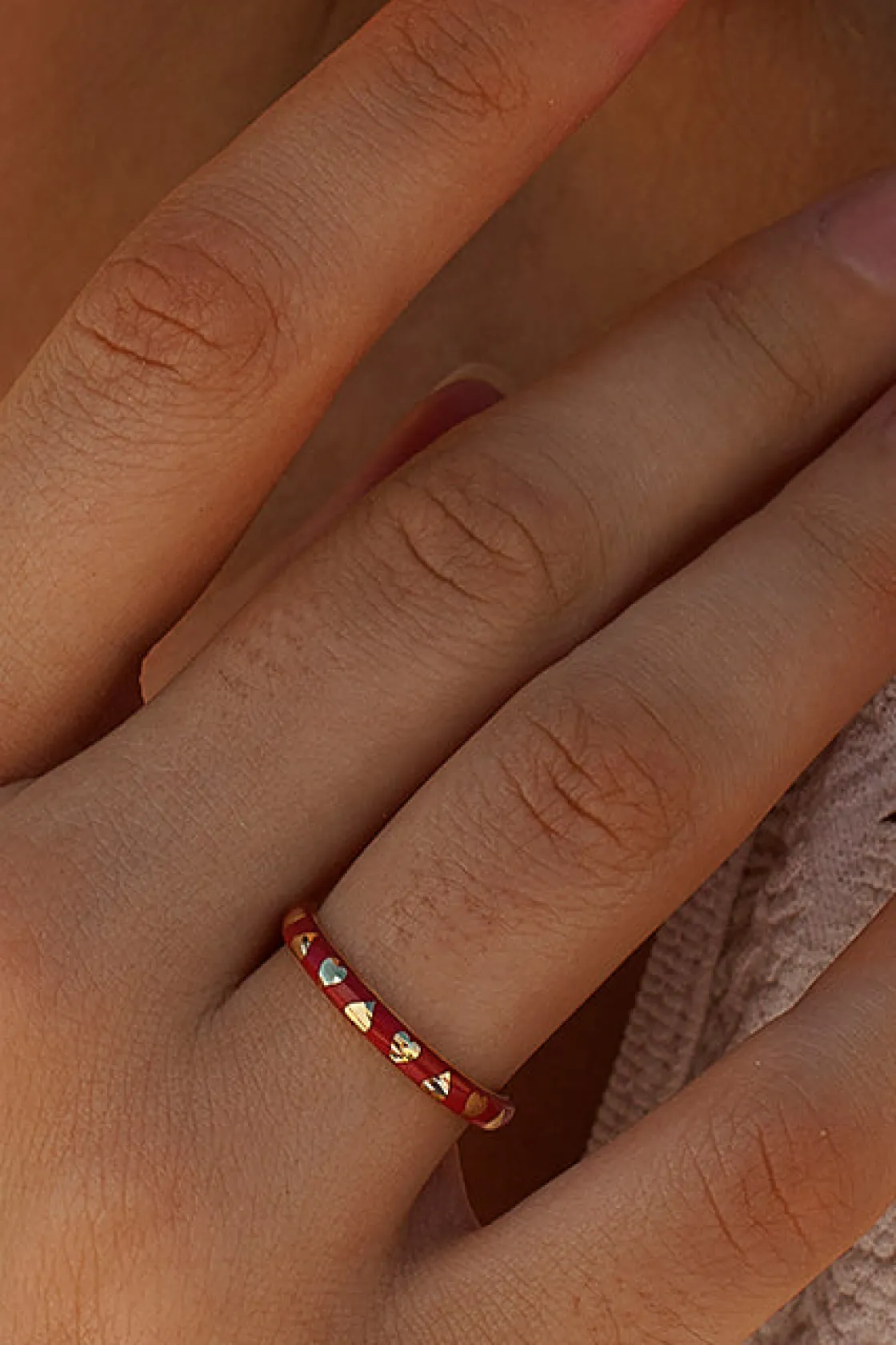 Anillos Pequeños | Anillos Finos | LINEARGENT Anillos finos diseño de corazón con esmalte rojo