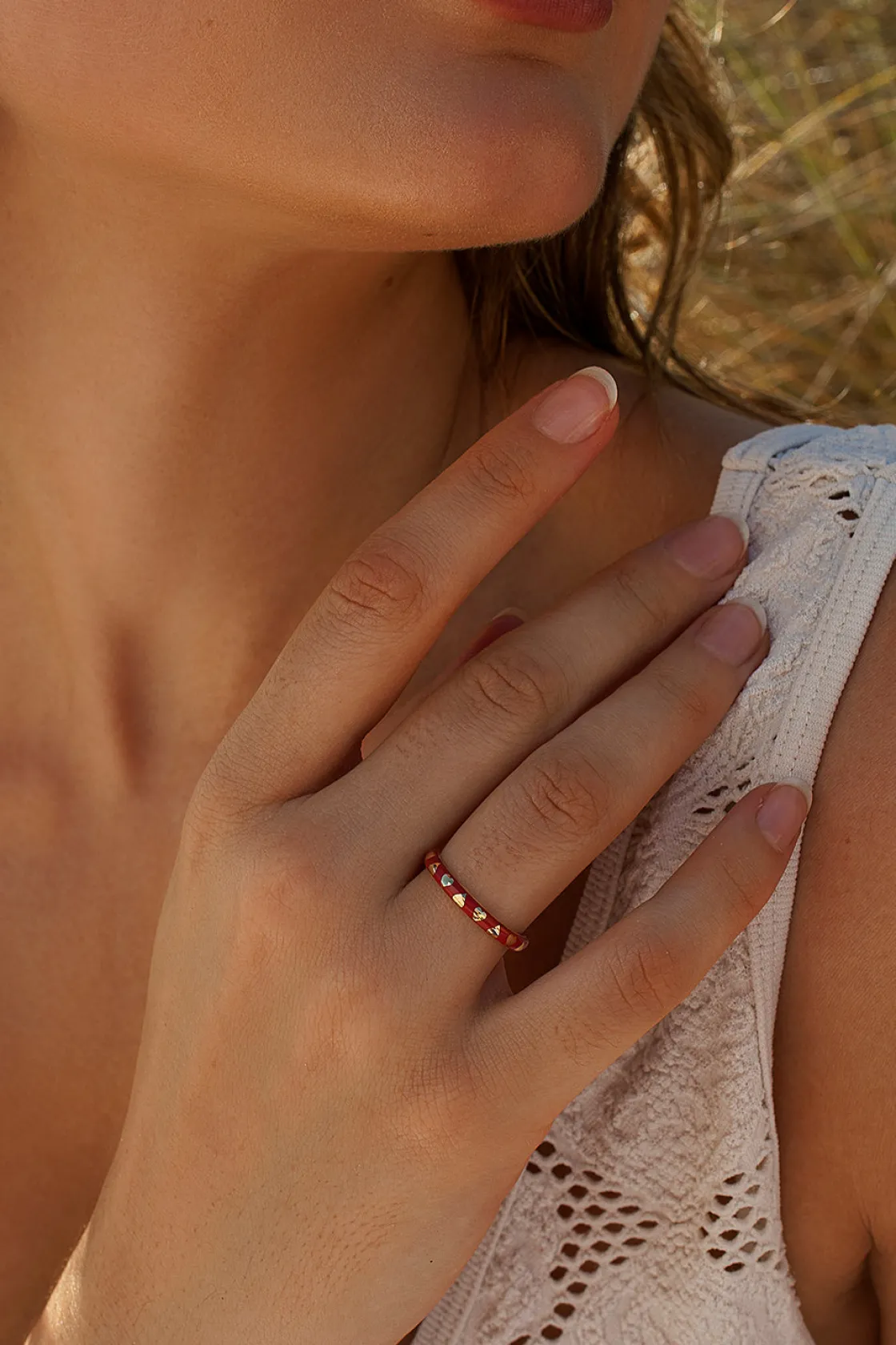 Anillos Pequeños | Anillos Finos | LINEARGENT Anillos finos diseño de corazón con esmalte rojo