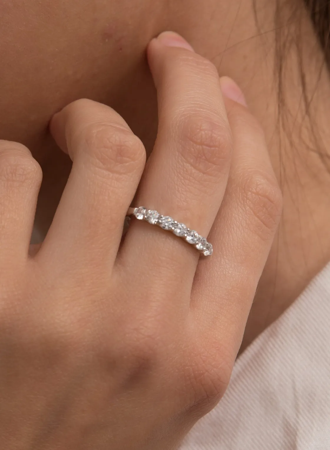 Anillos Especiales | Anillos Pequeños | LINEARGENT Anillos finos diseño deslumbrante con circonitas