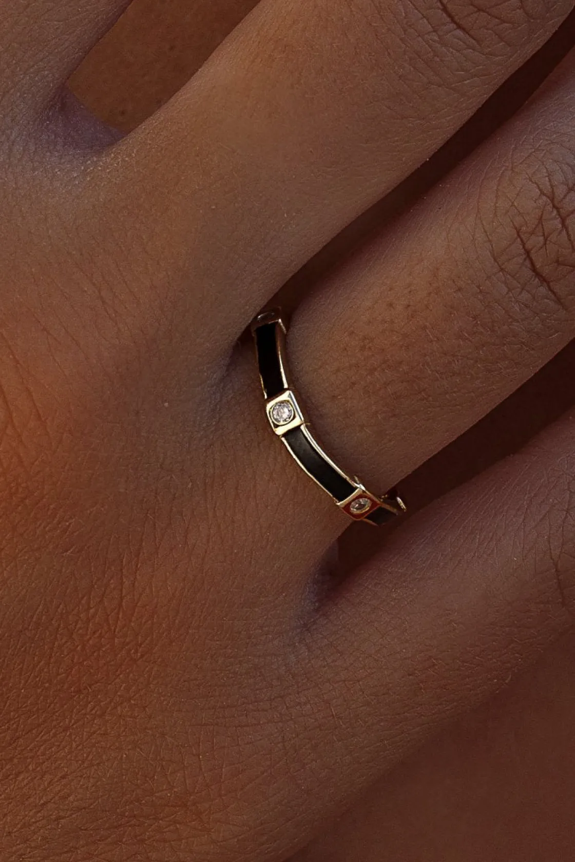 Anillos Pequeños | Anillos Finos | LINEARGENT Anillos finos esmalte en plata diseño escalonado negro