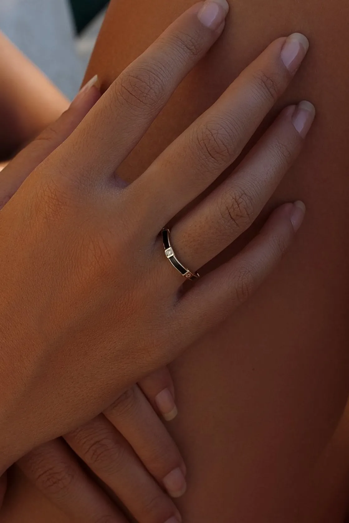 Anillos Pequeños | Anillos Finos | LINEARGENT Anillos finos esmalte en plata diseño escalonado negro