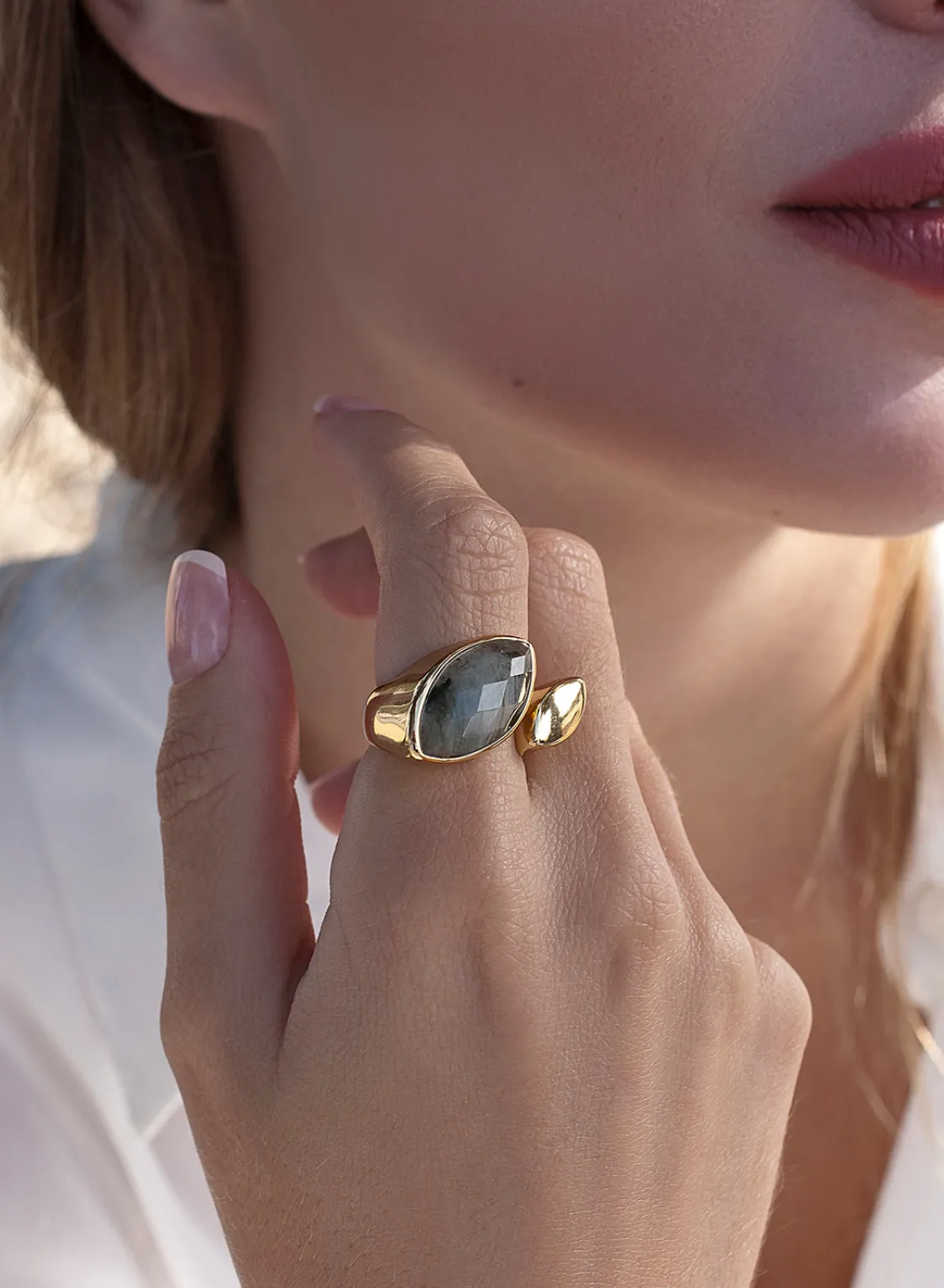 Anillos Dorados | Anillos Con Piedras | LINEARGENT Anillos grandes con piedras semipreciosas diseño abierto