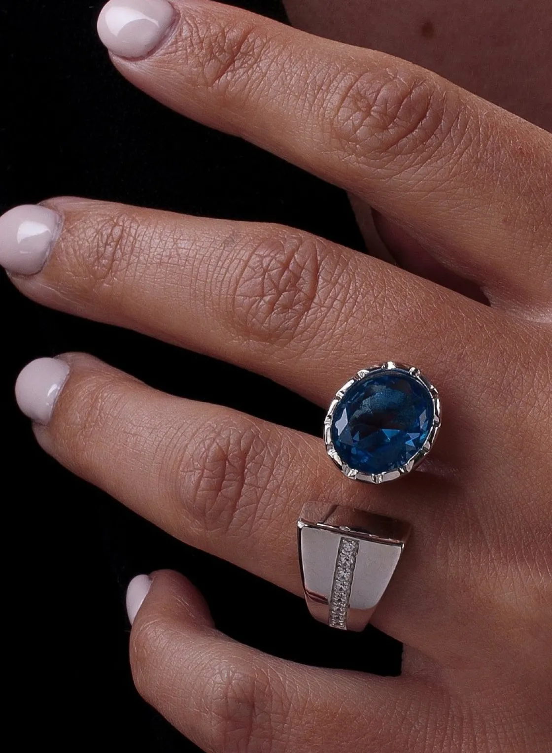 Anillos Con Piedras | Anillos Grandes | LINEARGENT Anillos grandes diseño abierto con piedra en tono azul