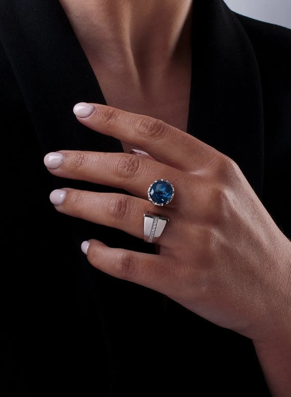 Anillos Con Piedras | Anillos Grandes | LINEARGENT Anillos grandes diseño abierto con piedra en tono azul